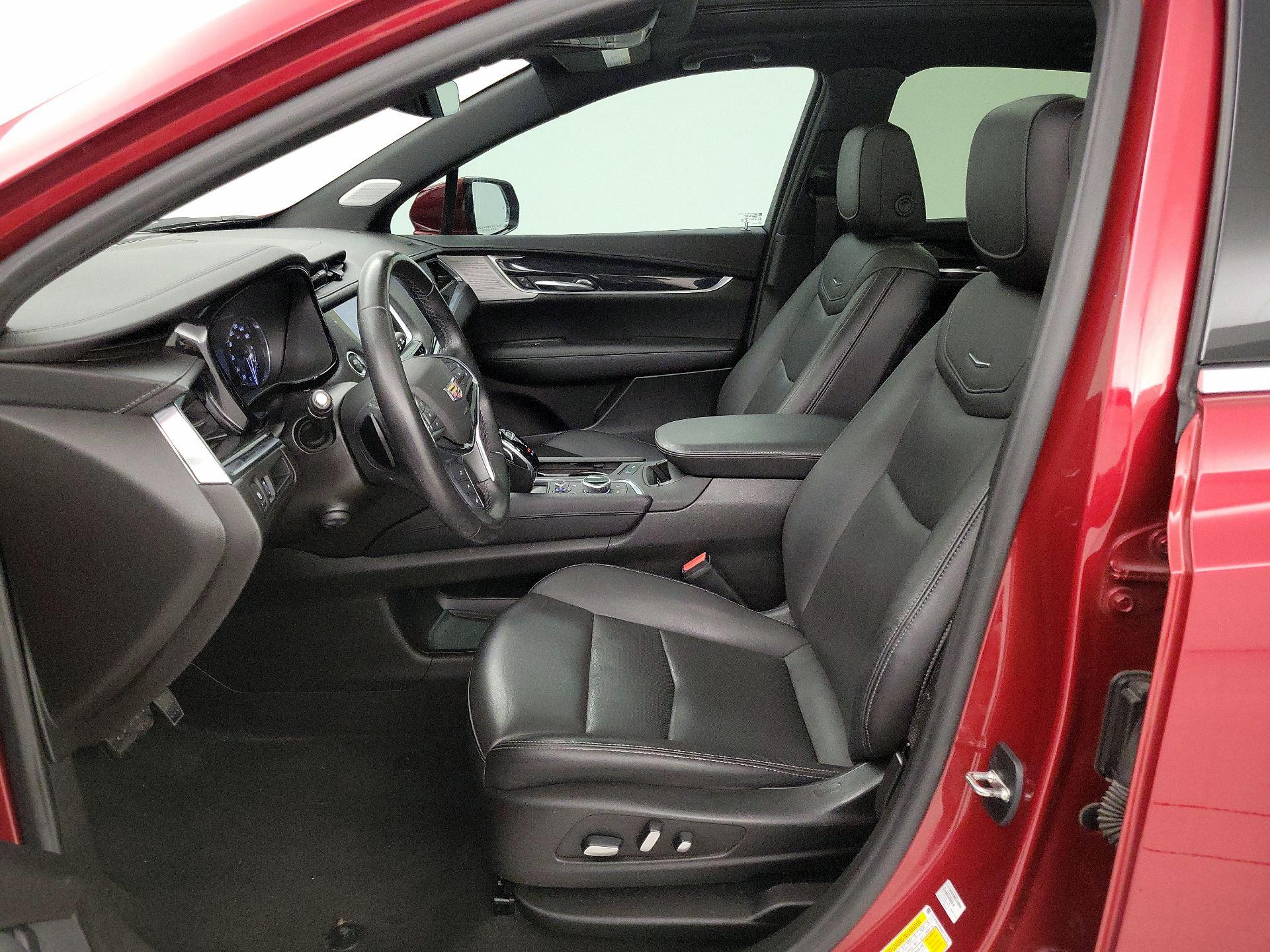 Thumbnail: 2021 Cadillac XT5 - 11