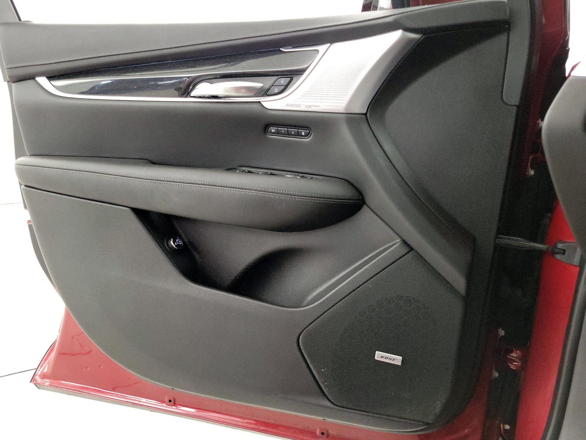 Thumbnail: 2021 Cadillac XT5 - 12