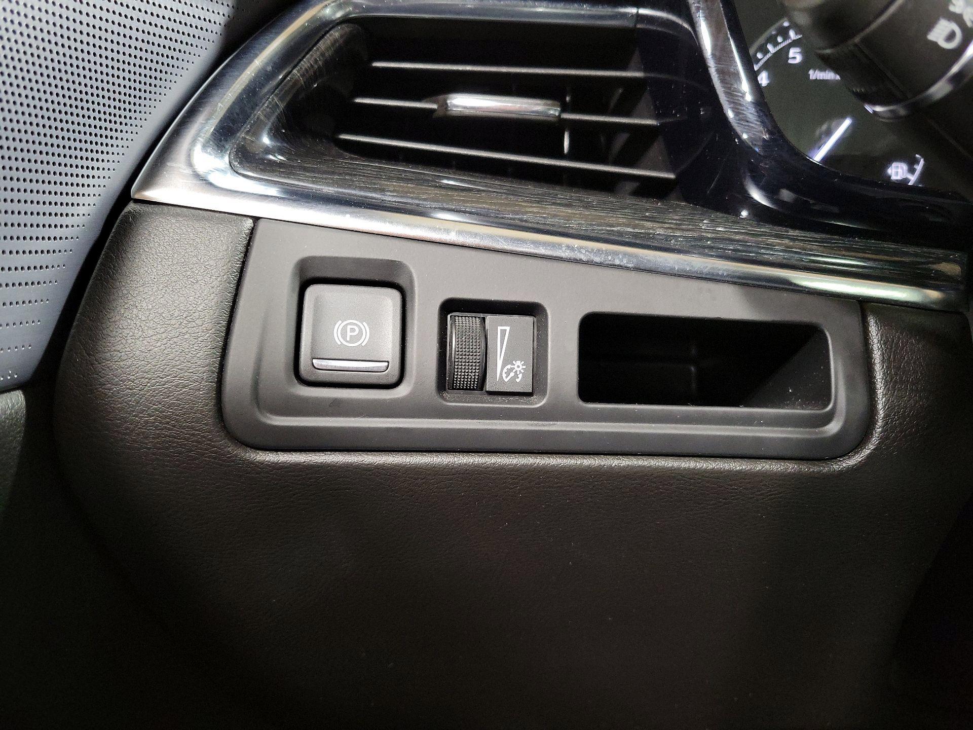 Thumbnail: 2021 Cadillac XT5 - 13