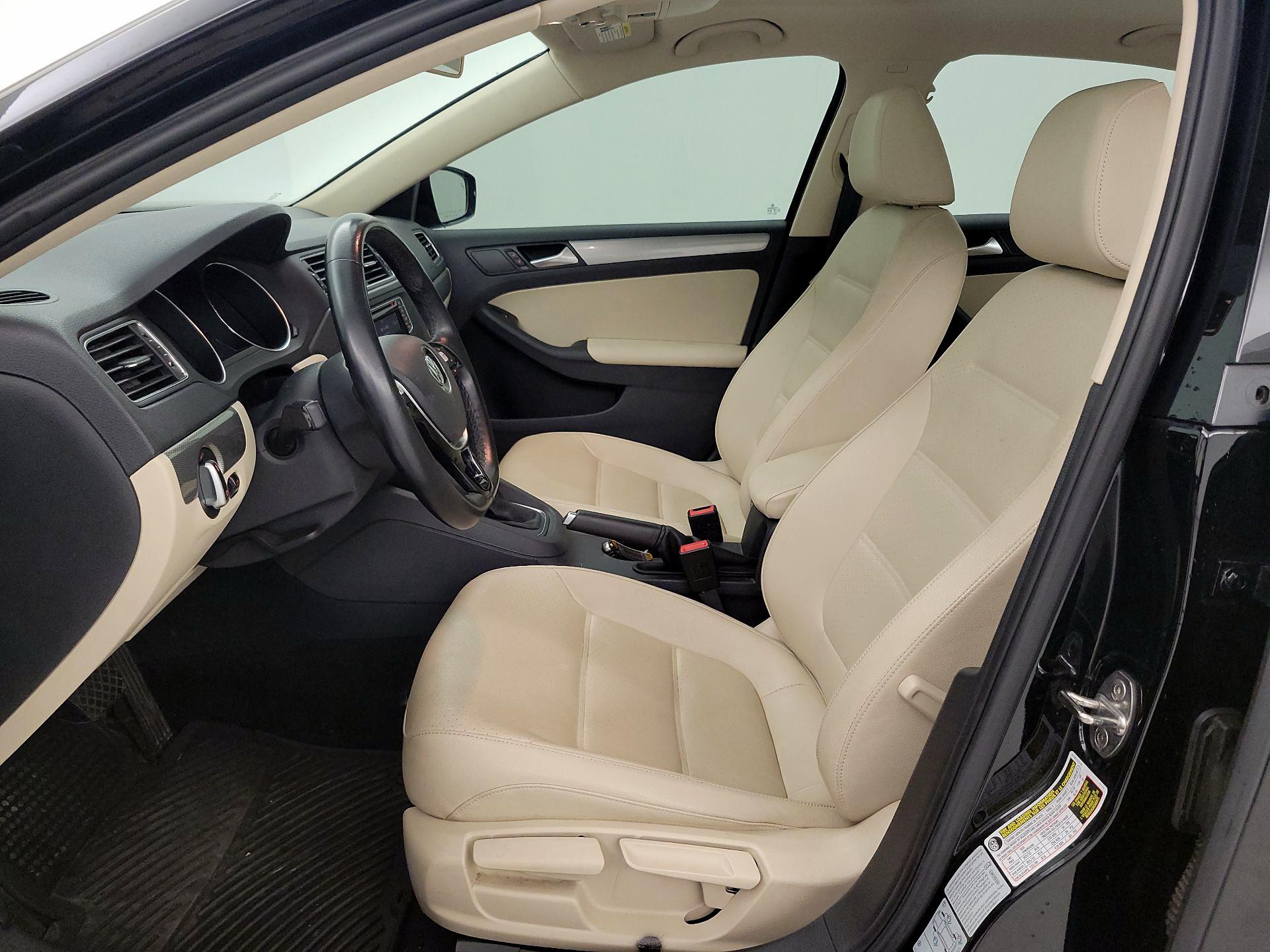 Thumbnail: 2017 Volkswagen Jetta - 11