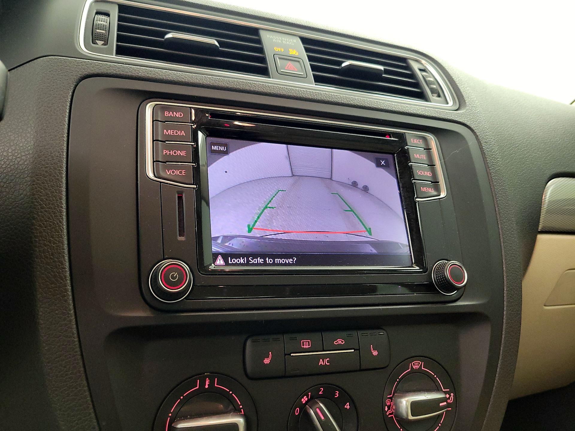 Thumbnail: 2017 Volkswagen Jetta - 14