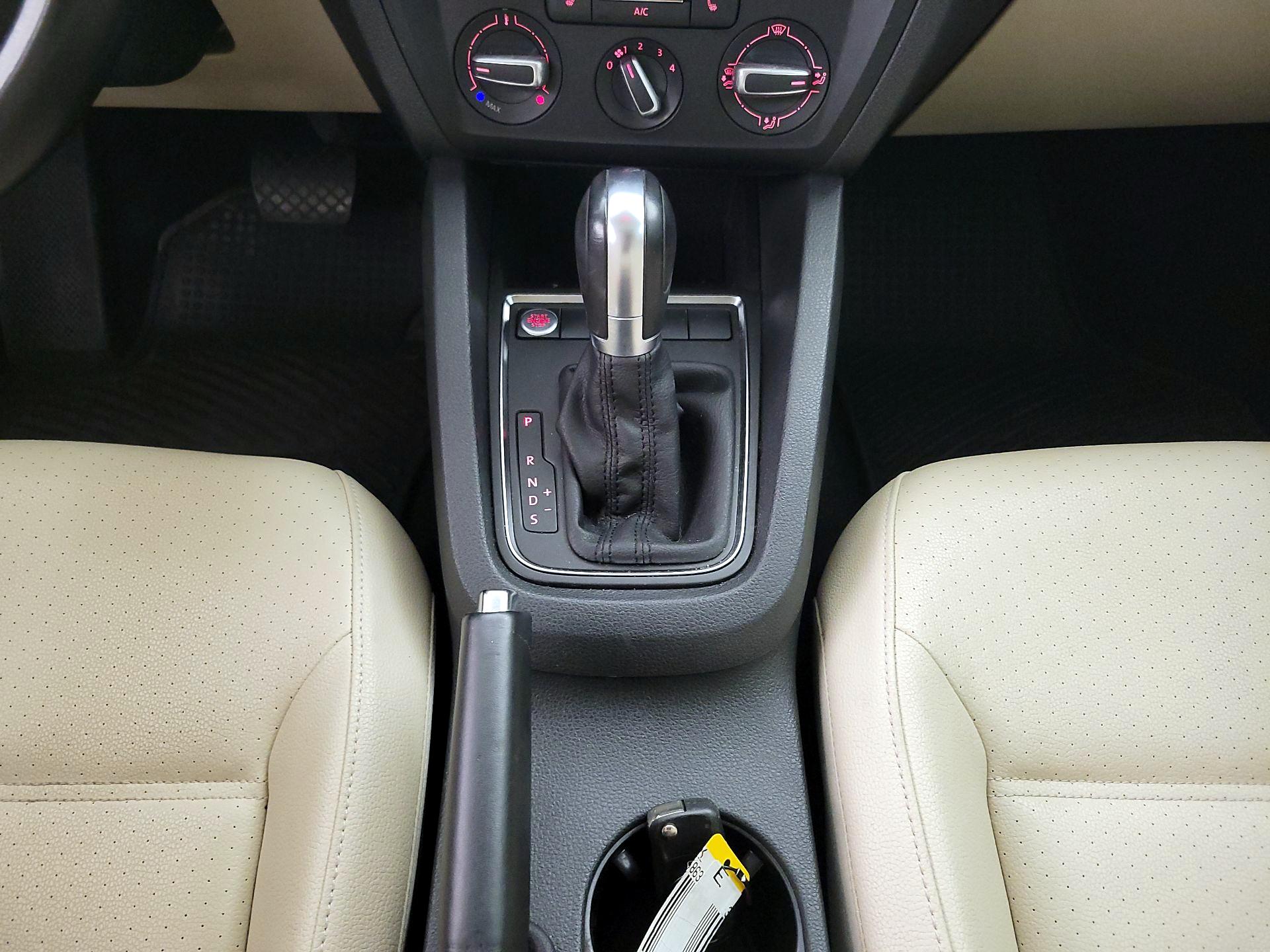 Thumbnail: 2017 Volkswagen Jetta - 17