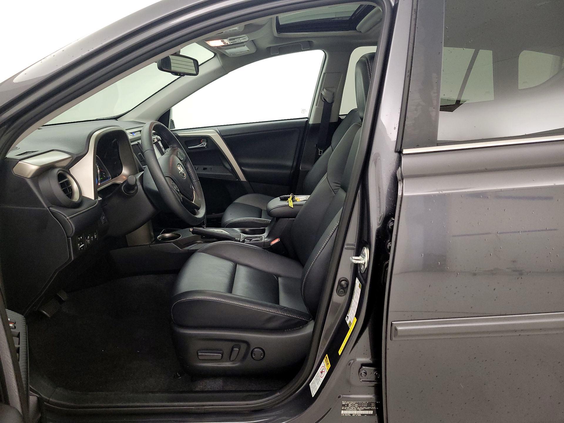 Thumbnail: 2015 Toyota RAV4 - 11