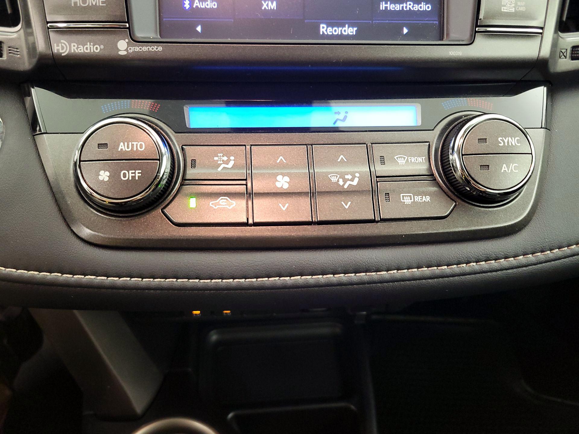 Thumbnail: 2015 Toyota RAV4 - 16