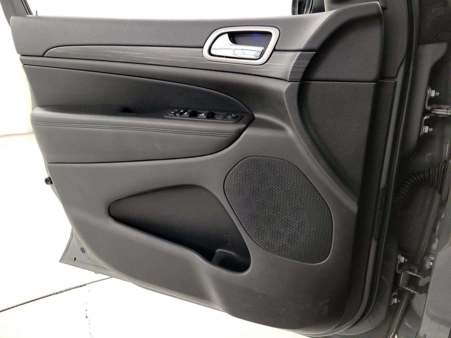 Thumbnail: 2020 Jeep Grand Cherokee - 12