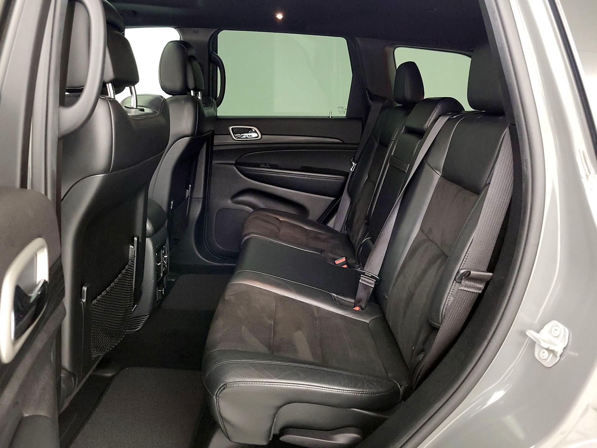 Thumbnail: 2020 Jeep Grand Cherokee - 20