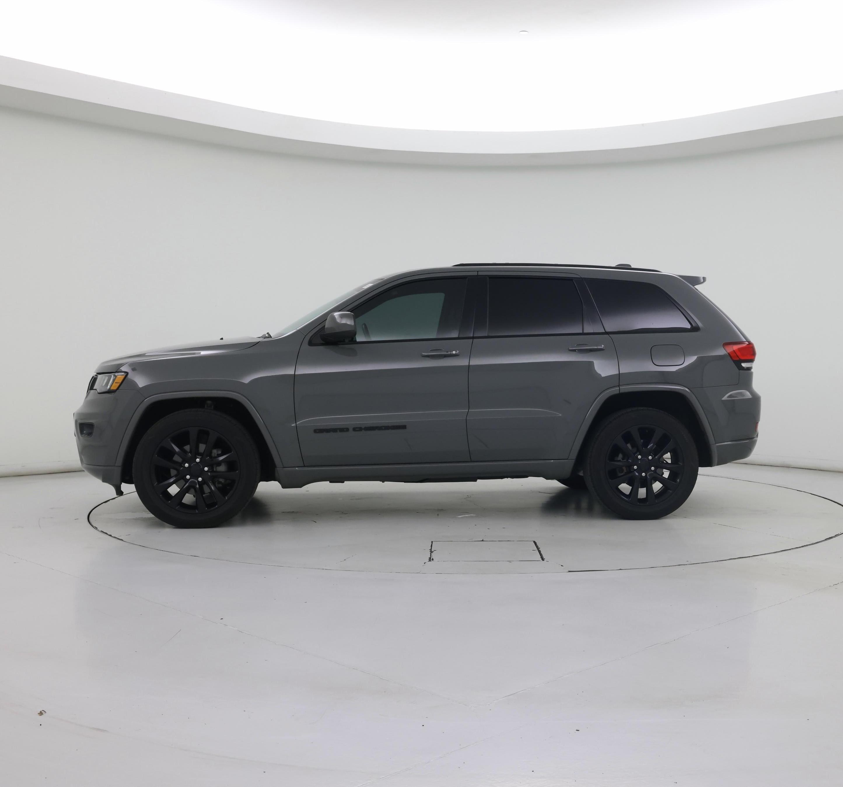 Thumbnail: 2020 Jeep Grand Cherokee - 3