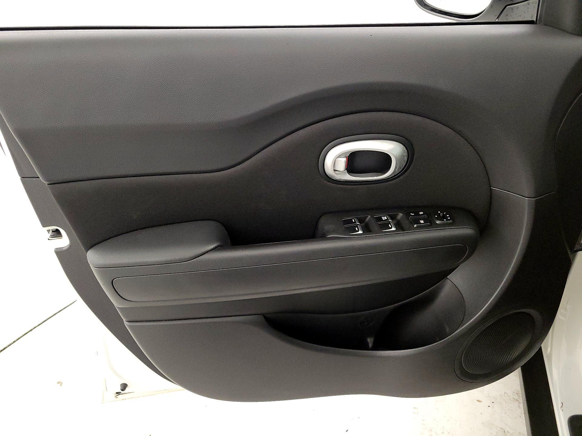 Thumbnail: 2017 Kia Soul - 12