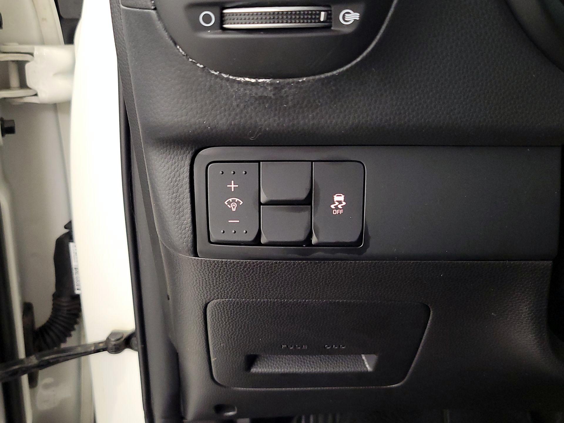 Thumbnail: 2017 Kia Soul - 13