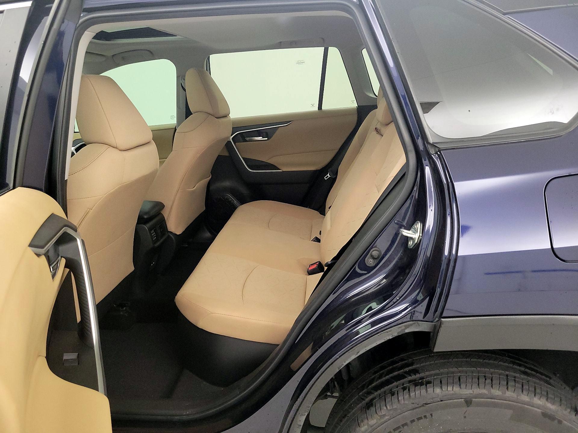 Thumbnail: 2022 Toyota RAV4 - 20