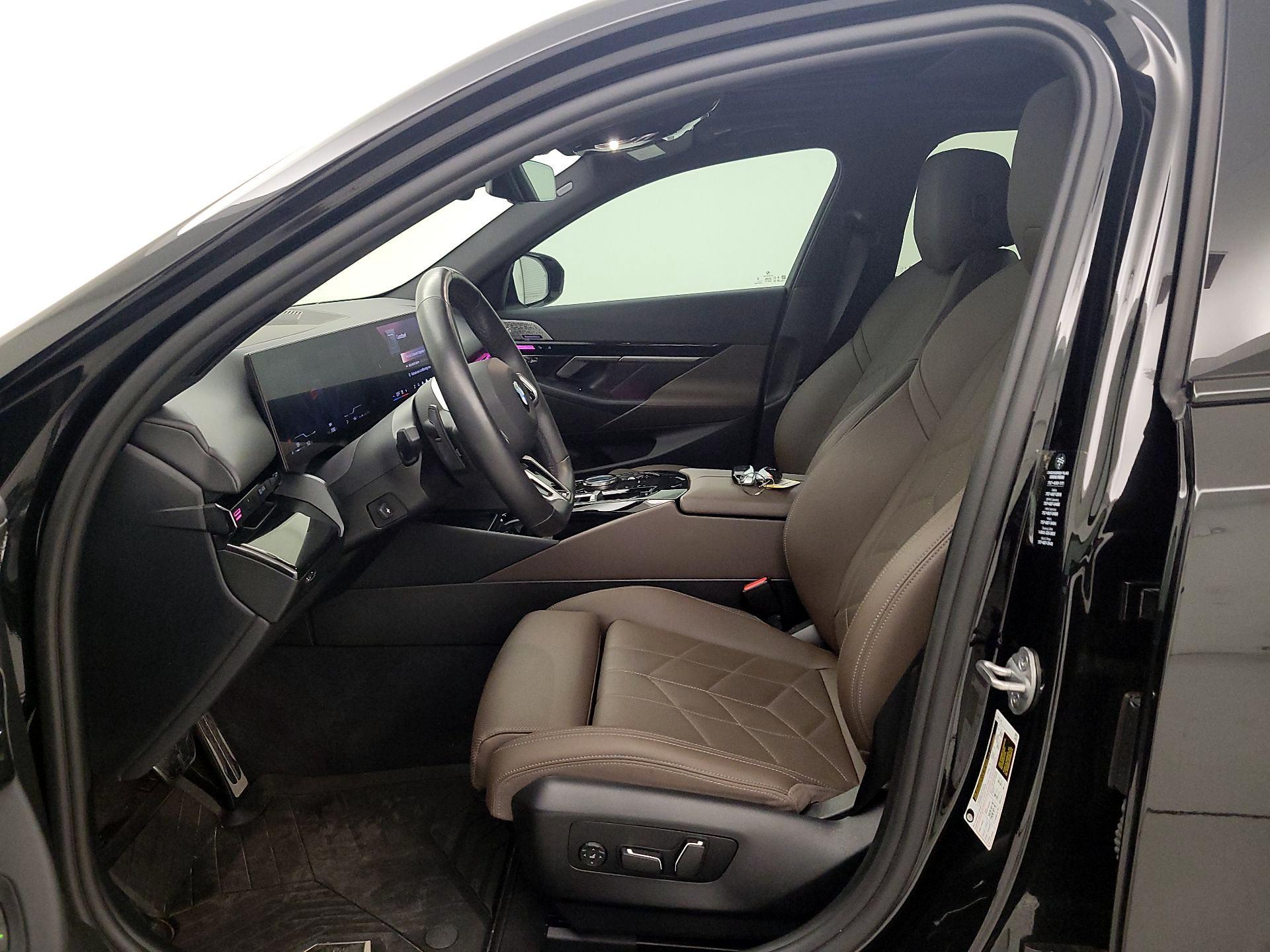 Thumbnail: 2024 BMW 5 Series - 11