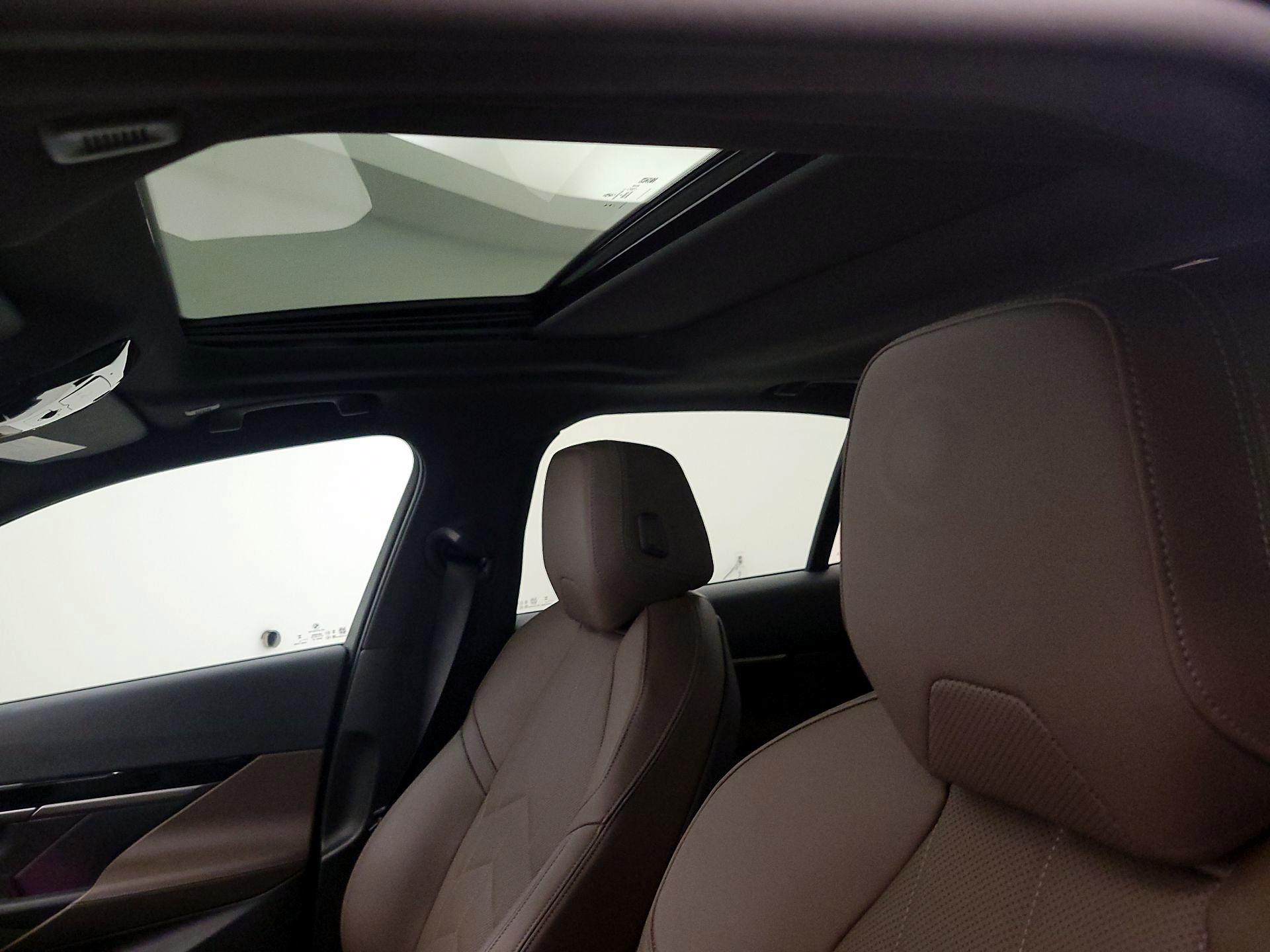 Thumbnail: 2024 BMW 5 Series - 18