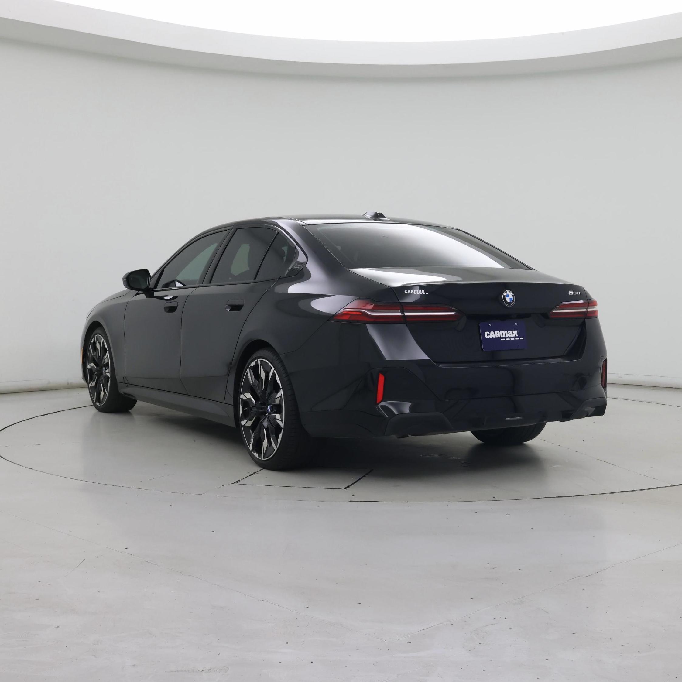 Thumbnail: 2024 BMW 5 Series - 2