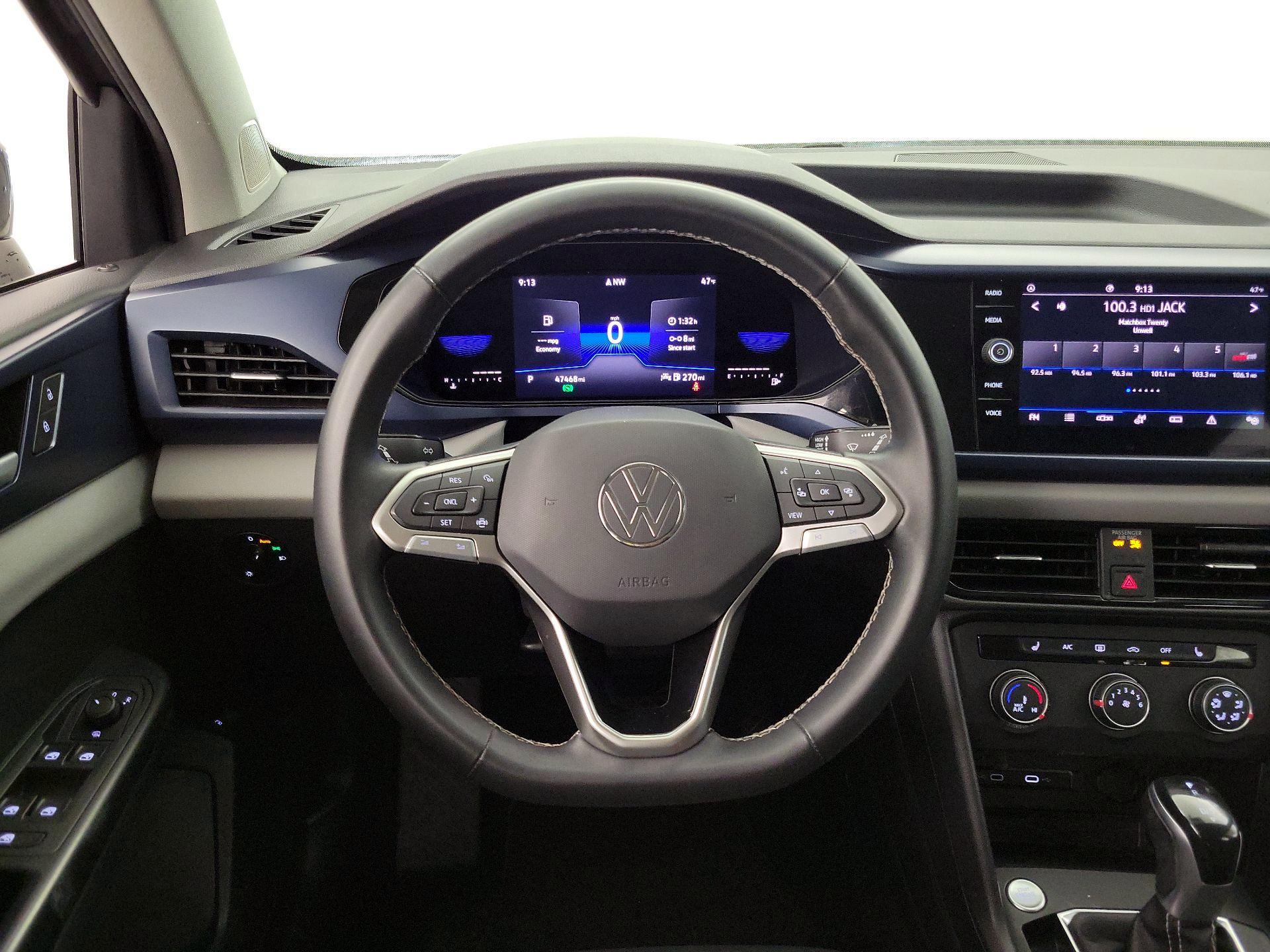 Thumbnail: 2022 Volkswagen Taos - 10