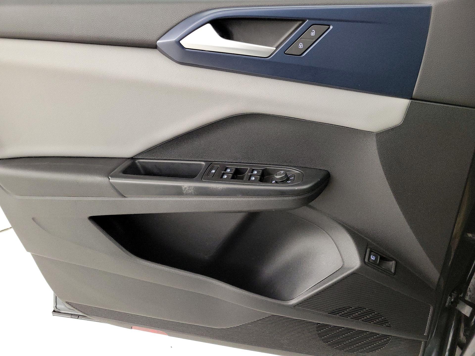 Thumbnail: 2022 Volkswagen Taos - 12