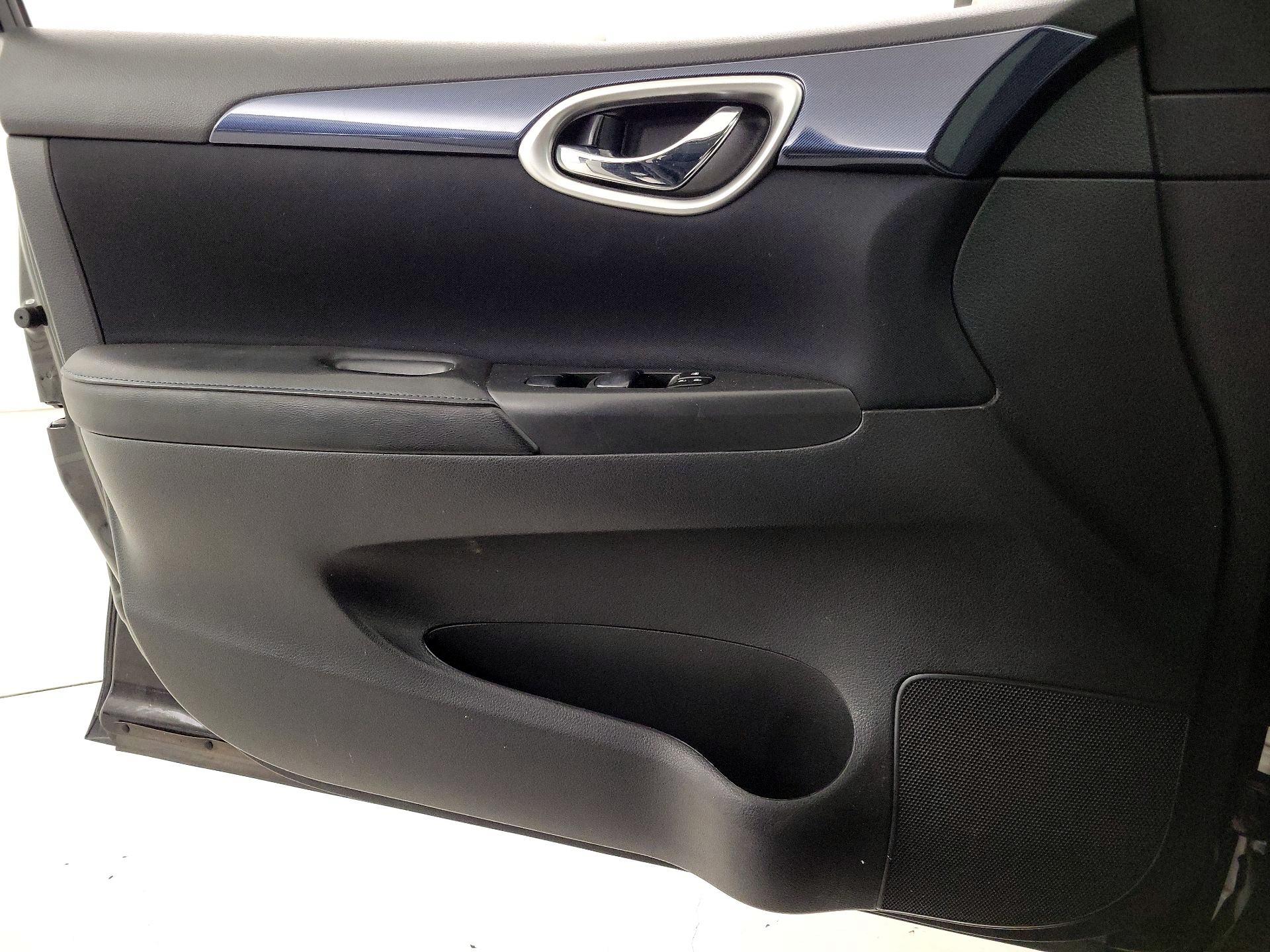 Thumbnail: 2018 Nissan Sentra - 12