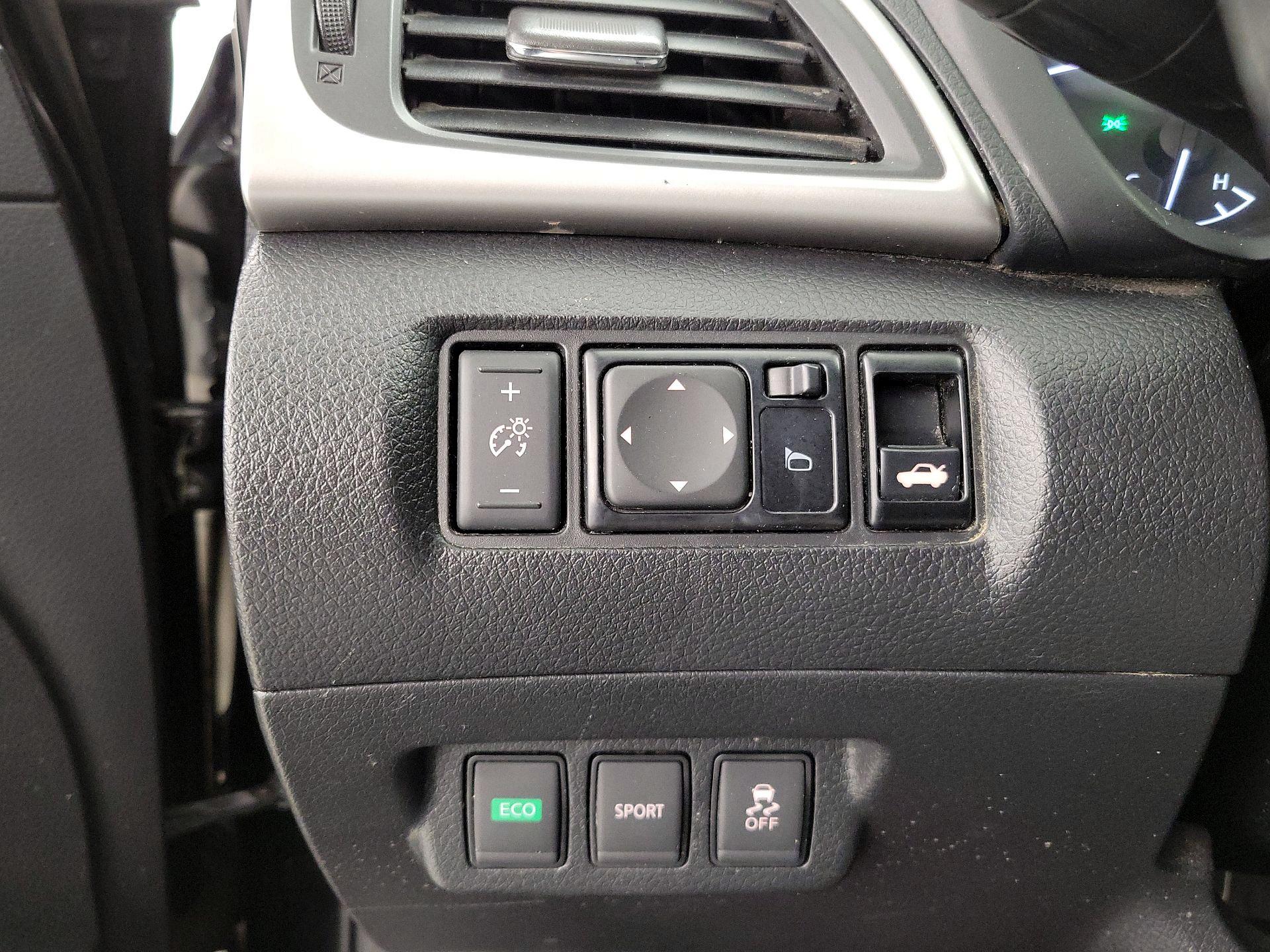 Thumbnail: 2018 Nissan Sentra - 13