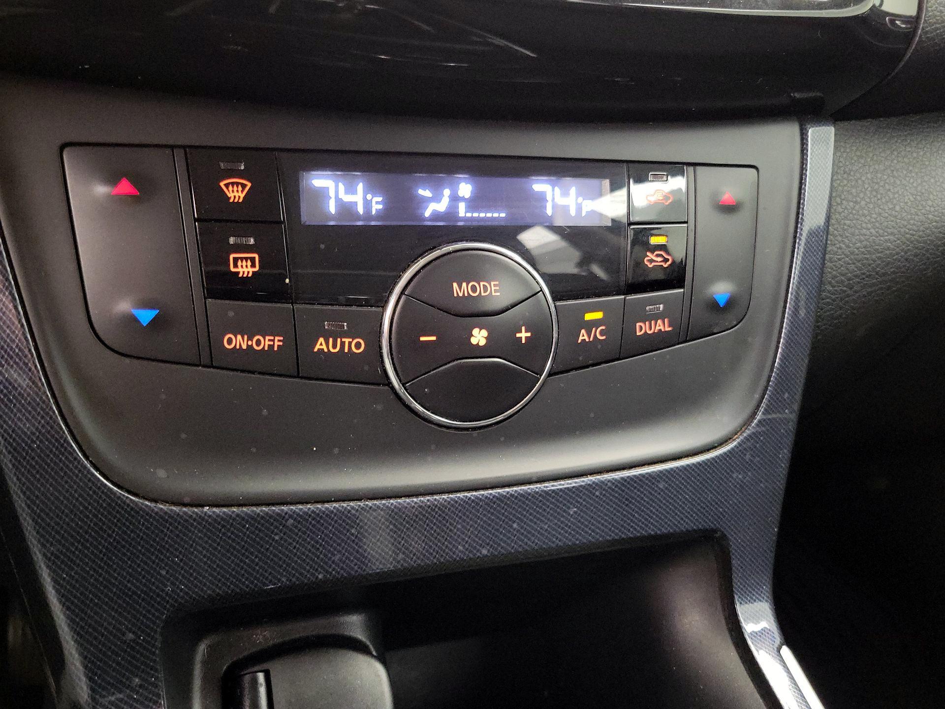 Thumbnail: 2018 Nissan Sentra - 16