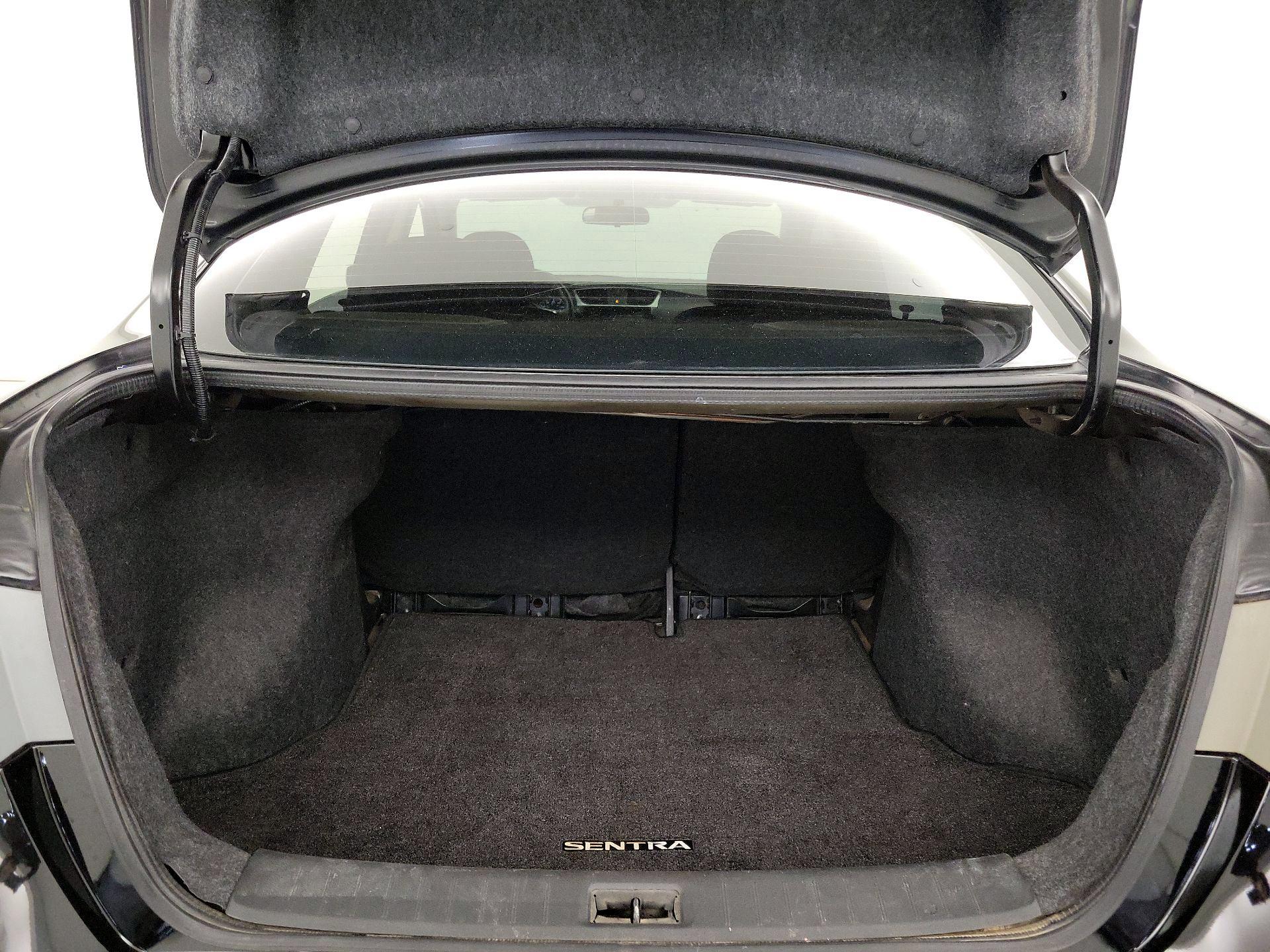 Thumbnail: 2018 Nissan Sentra - 19