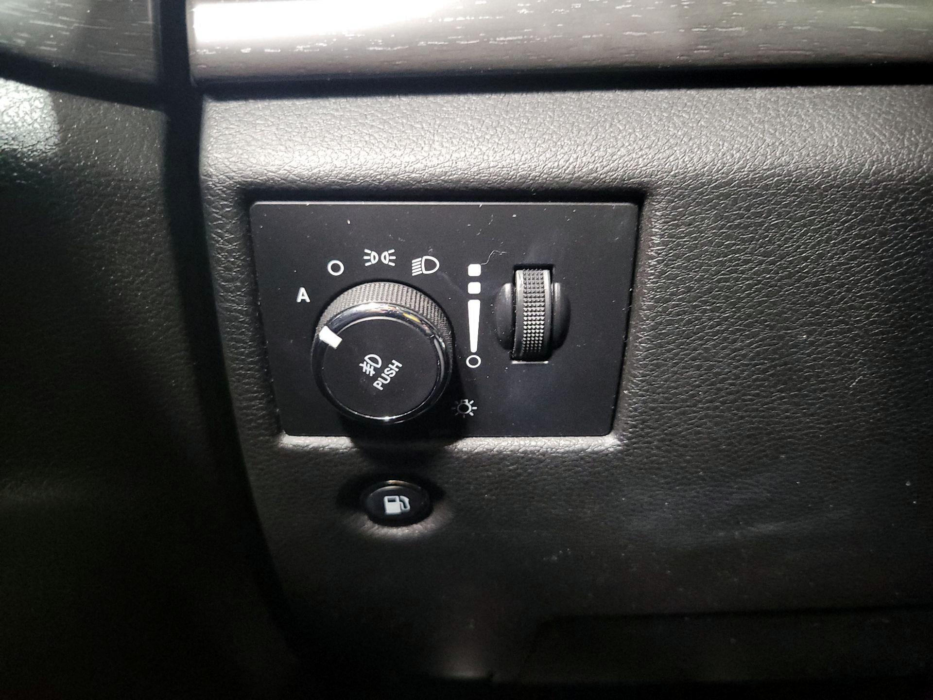 Thumbnail: 2018 Jeep Grand Cherokee - 13