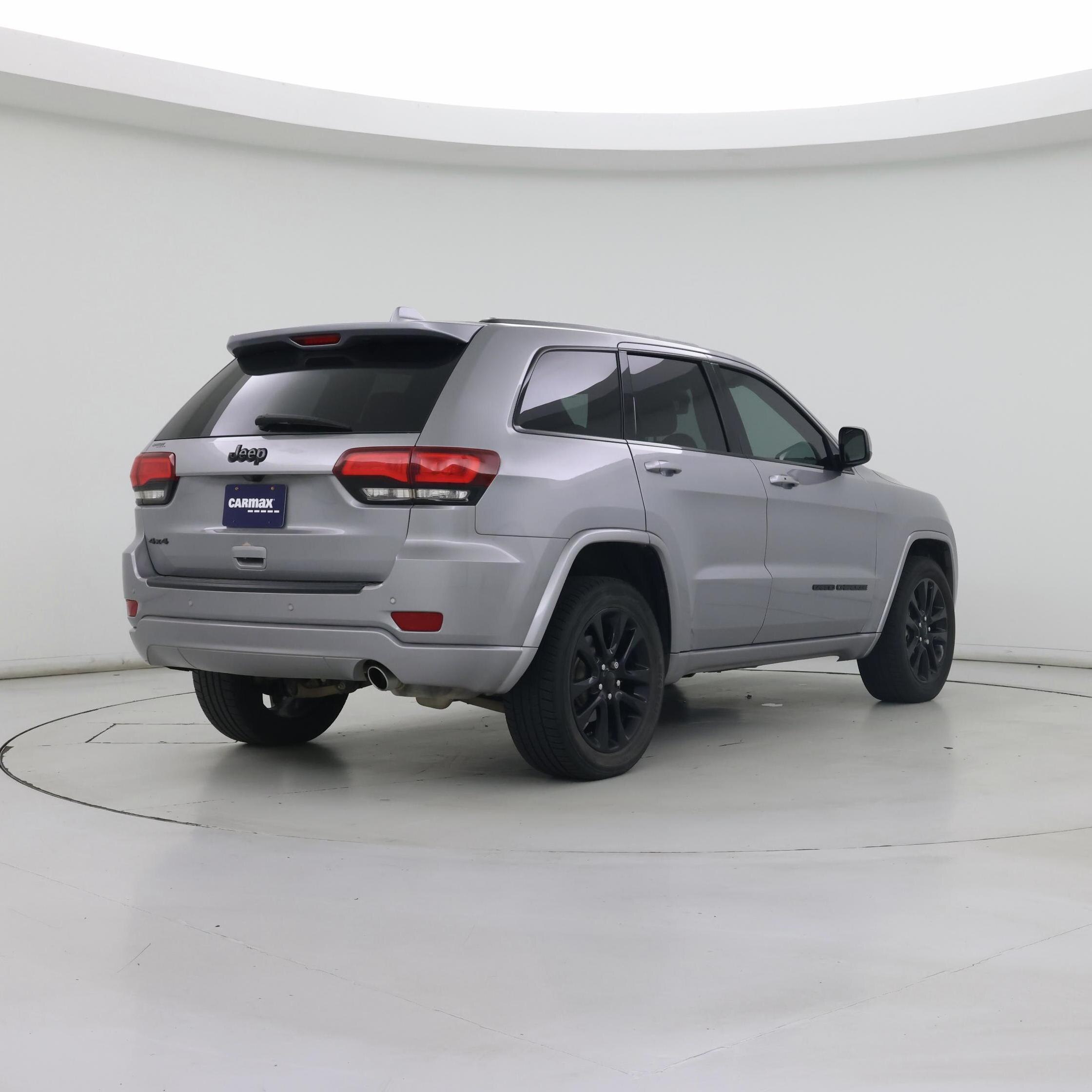 Thumbnail: 2018 Jeep Grand Cherokee - 8