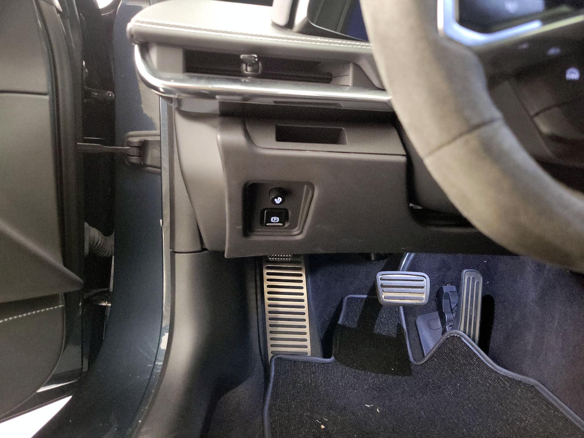 Thumbnail: 2020 Chevrolet Corvette - 13