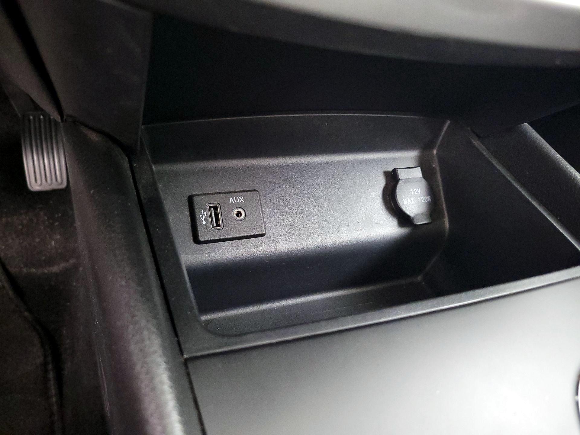 Thumbnail: 2017 Nissan Altima - 18