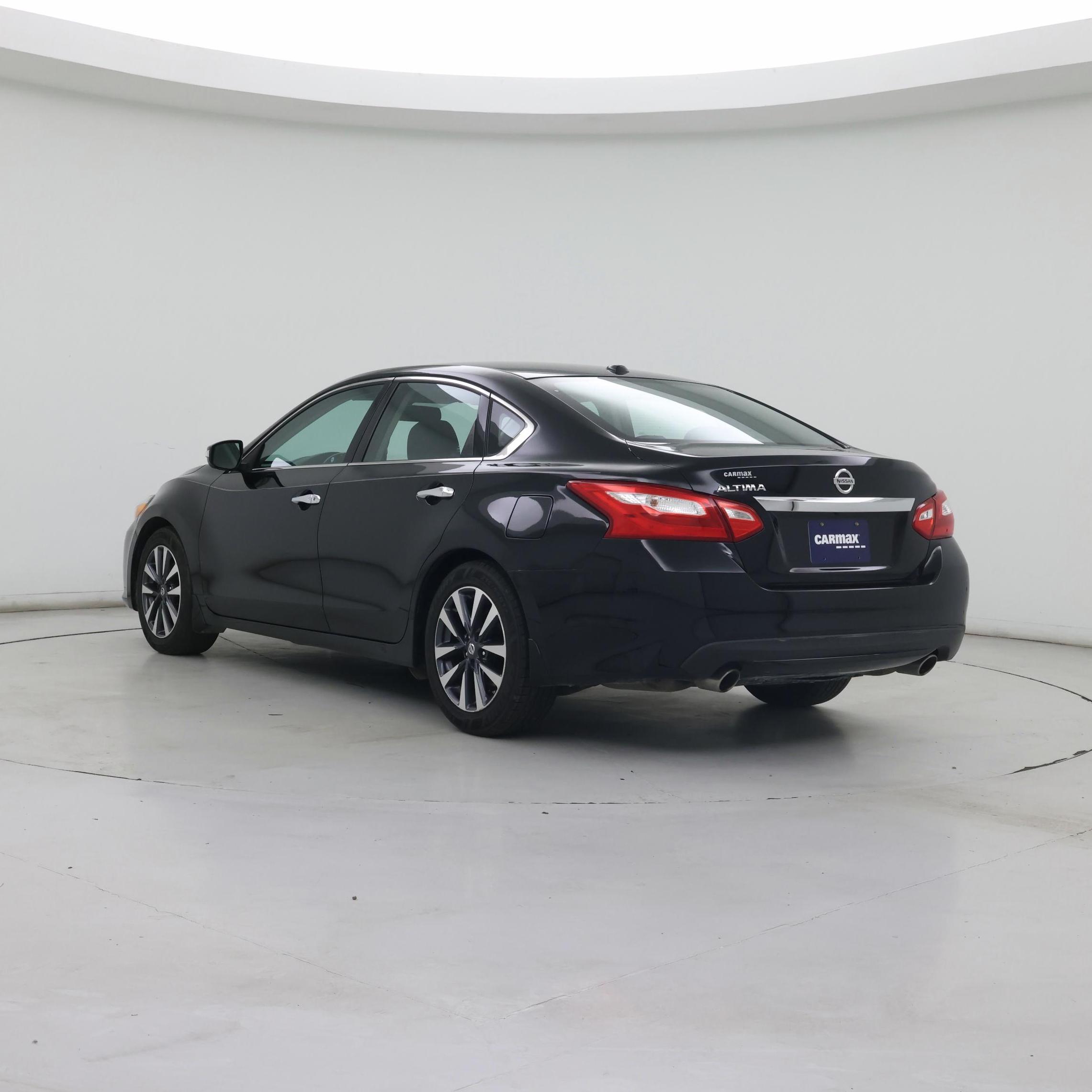 Thumbnail: 2017 Nissan Altima - 2