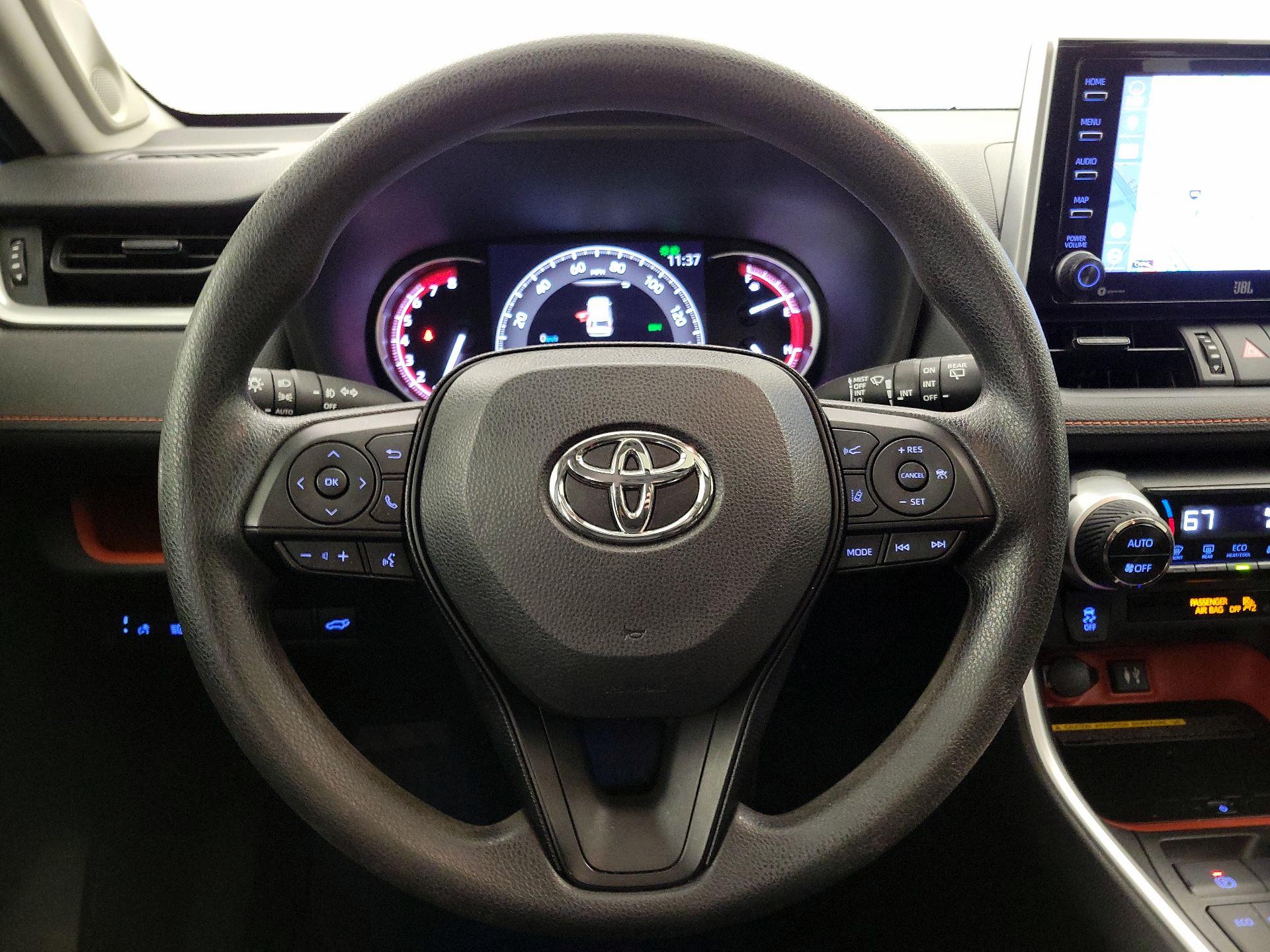 Thumbnail: 2019 Toyota RAV4 - 10