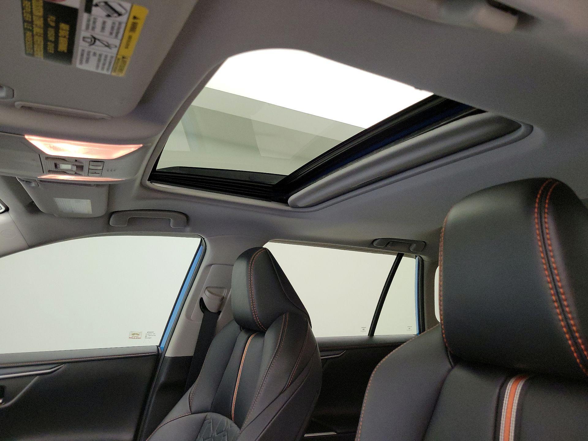 Thumbnail: 2019 Toyota RAV4 - 20