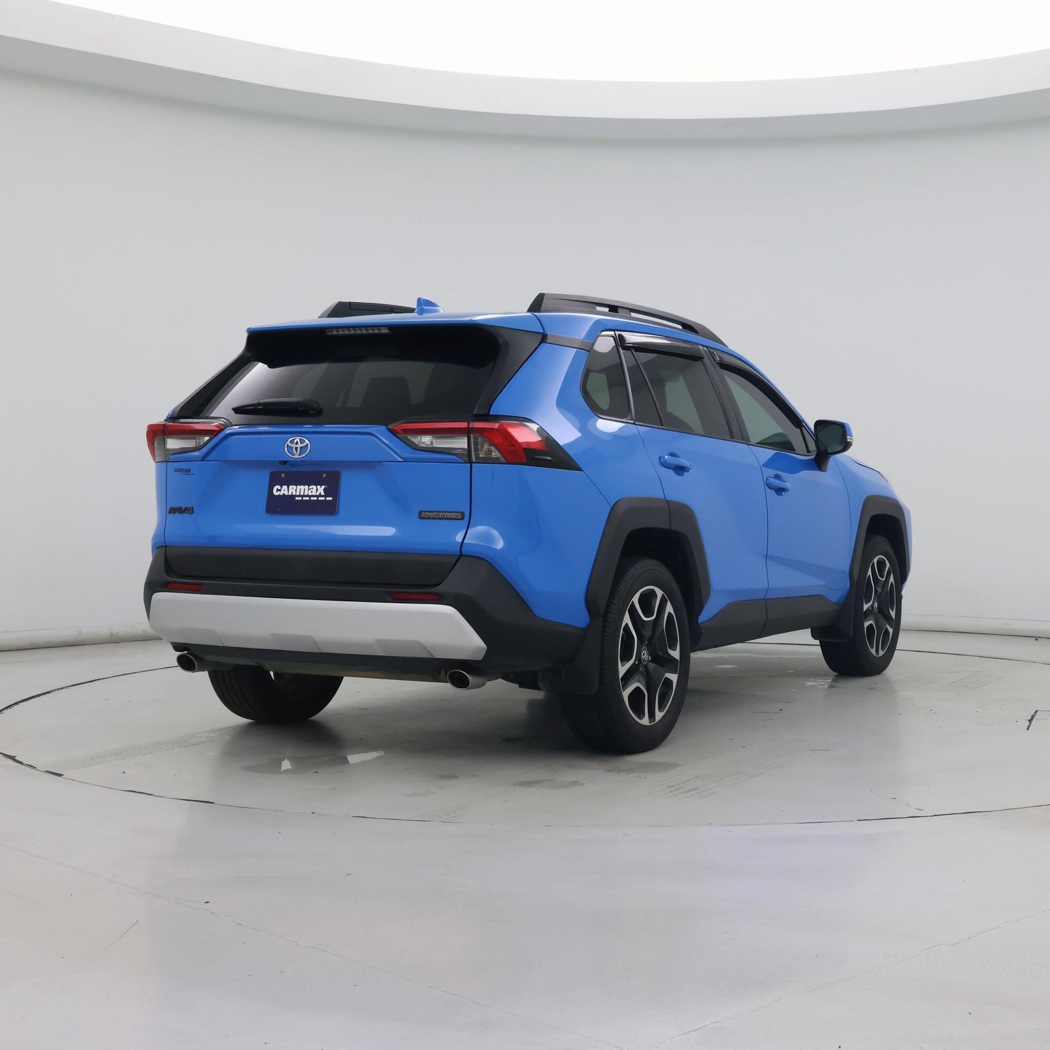 Thumbnail: 2019 Toyota RAV4 - 8