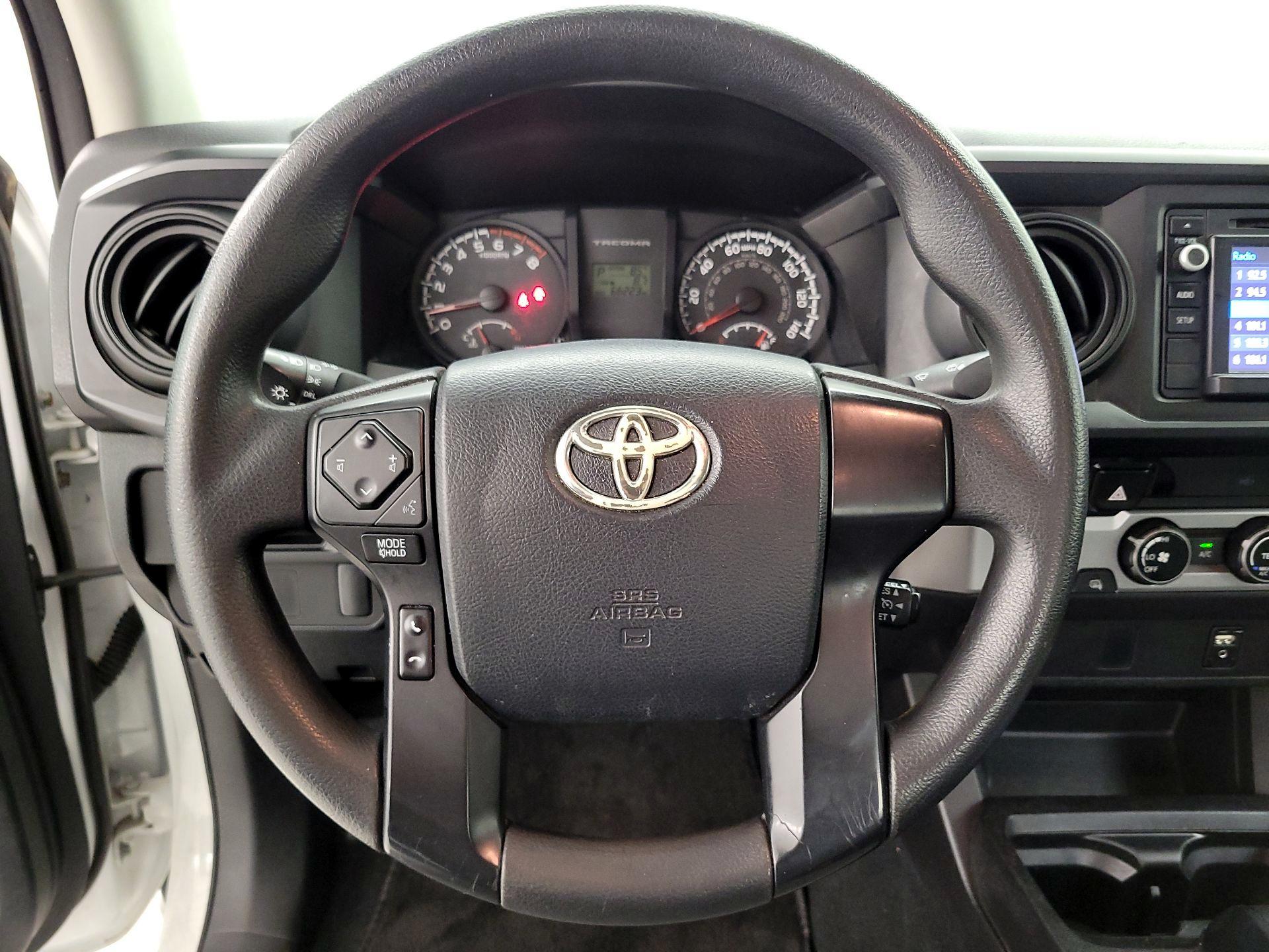 Thumbnail: 2016 Toyota Tacoma - 10