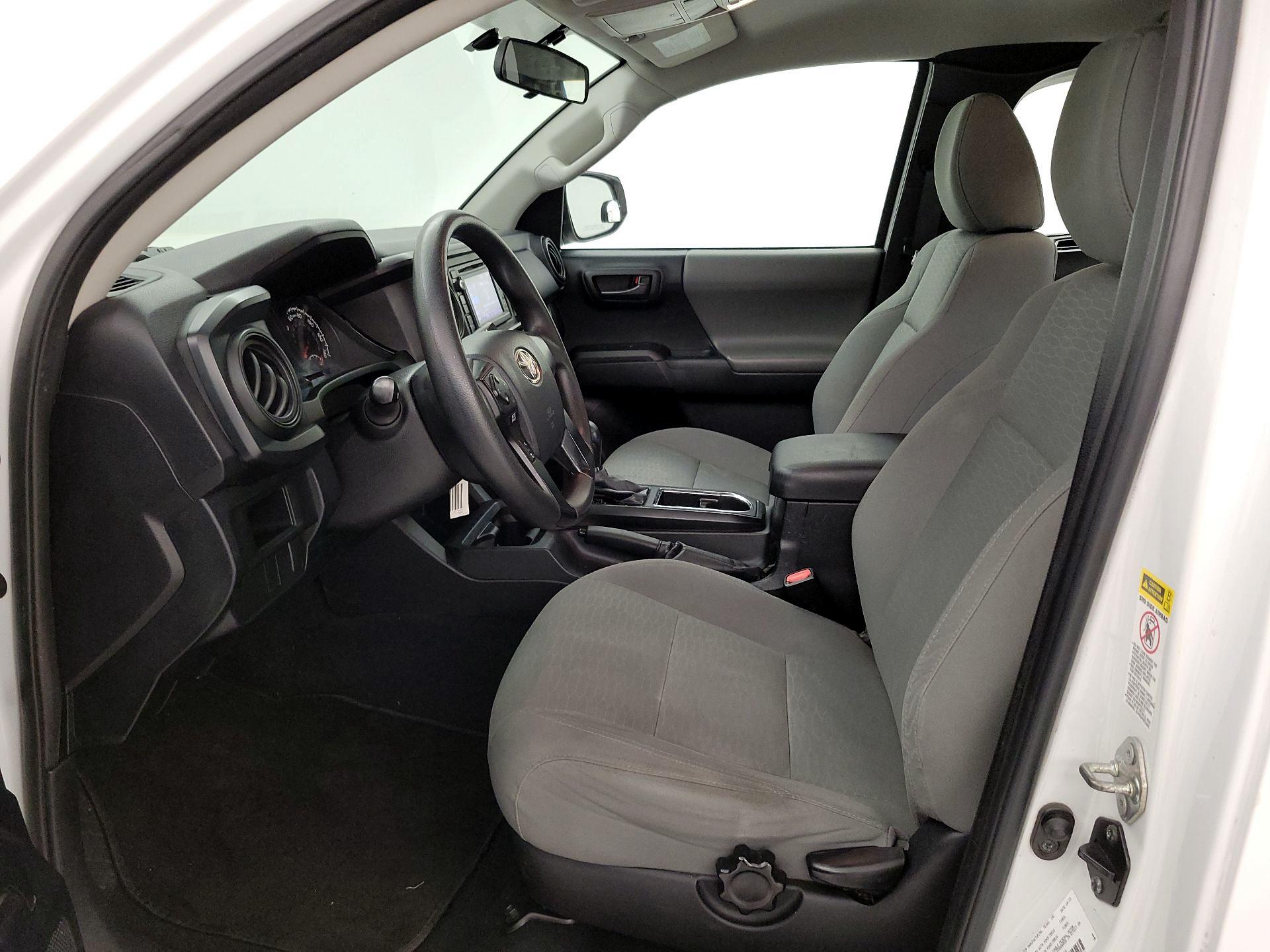 Thumbnail: 2016 Toyota Tacoma - 11
