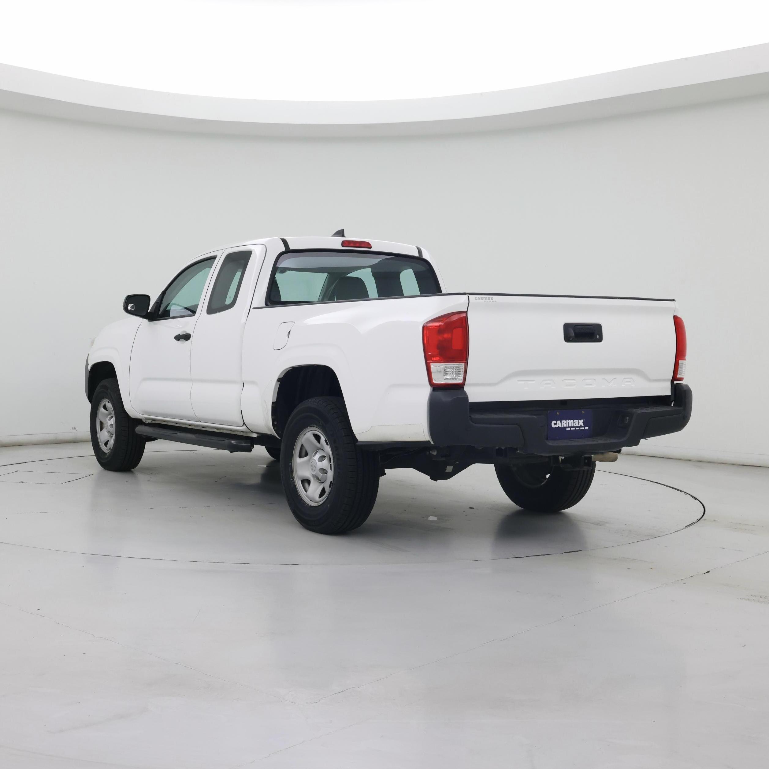 Thumbnail: 2016 Toyota Tacoma - 2