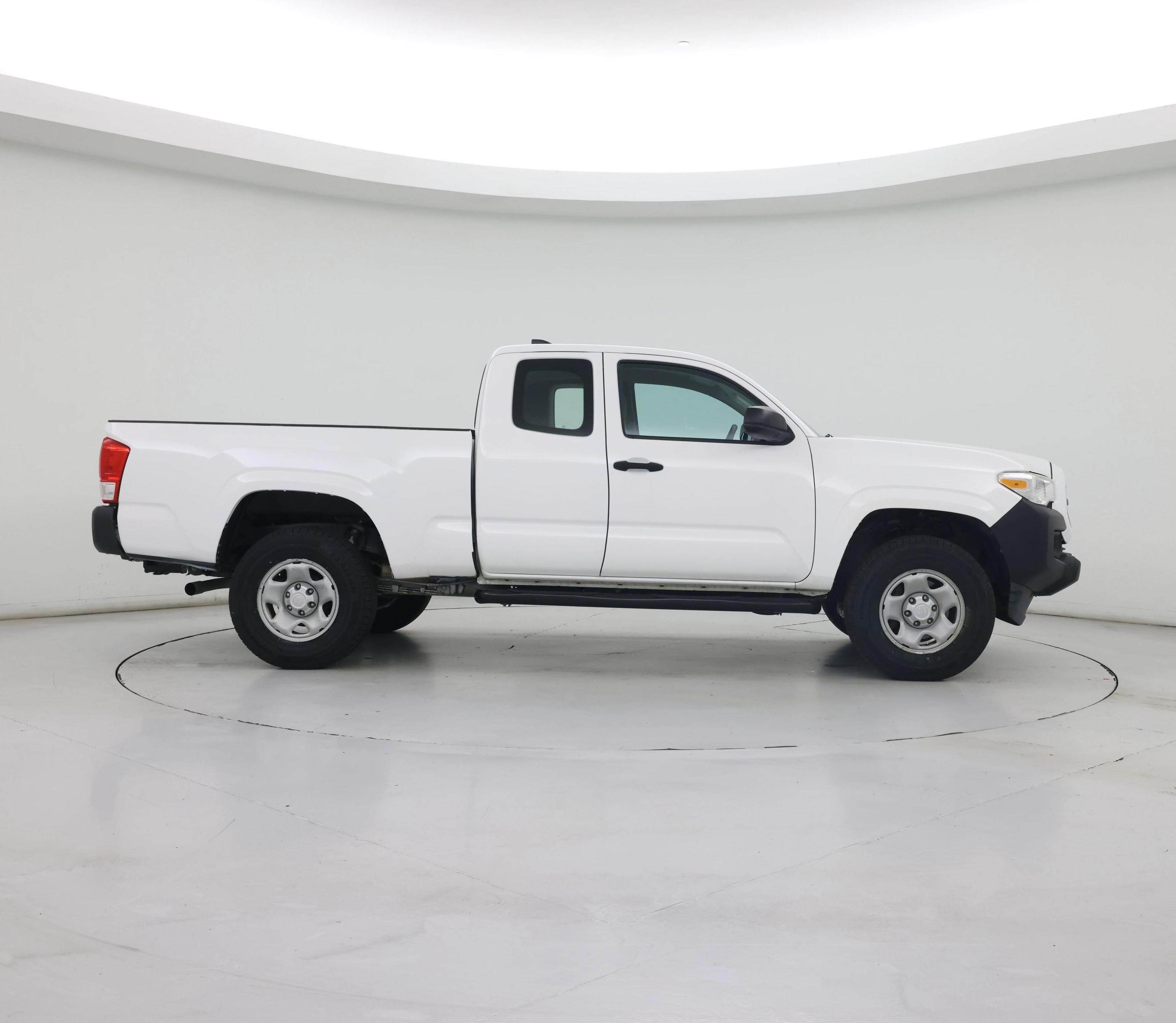 Thumbnail: 2016 Toyota Tacoma - 7