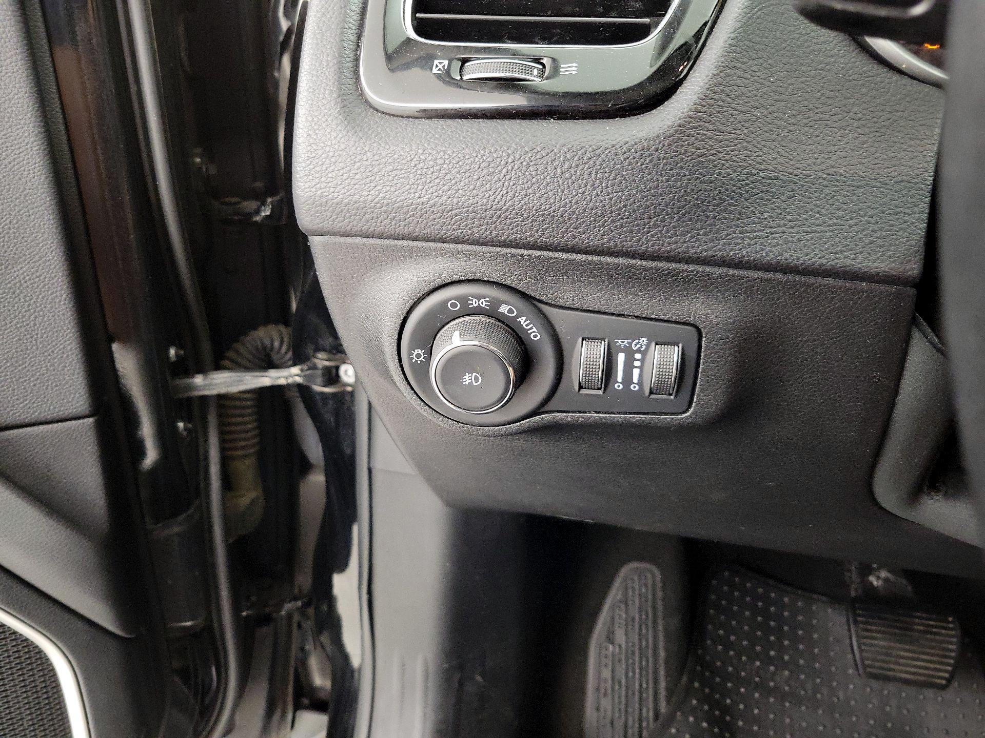Thumbnail: 2018 Jeep Compass - 13
