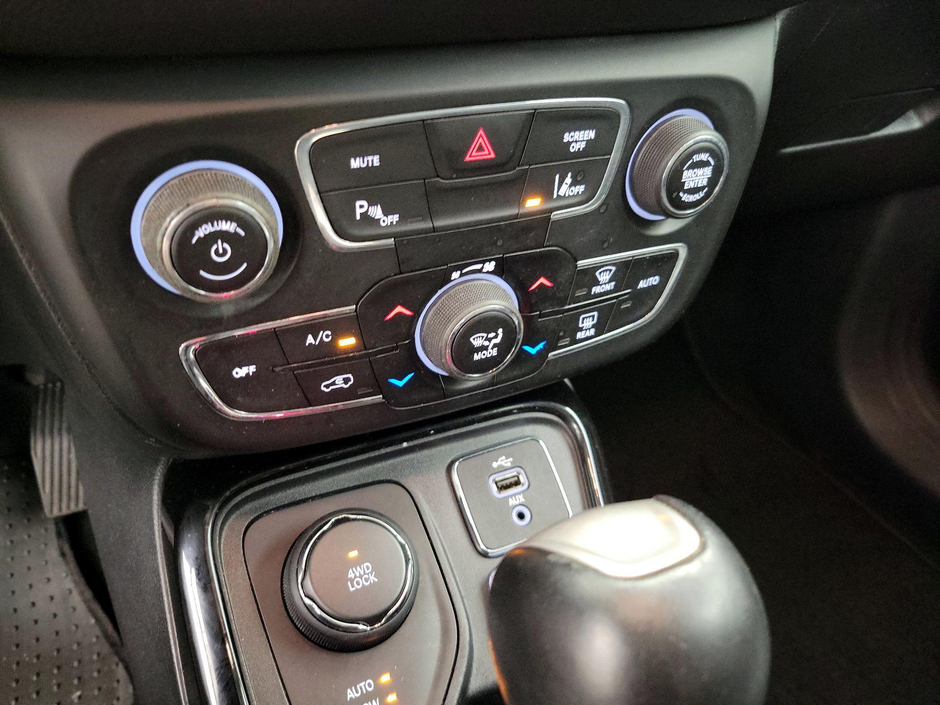 Thumbnail: 2018 Jeep Compass - 16
