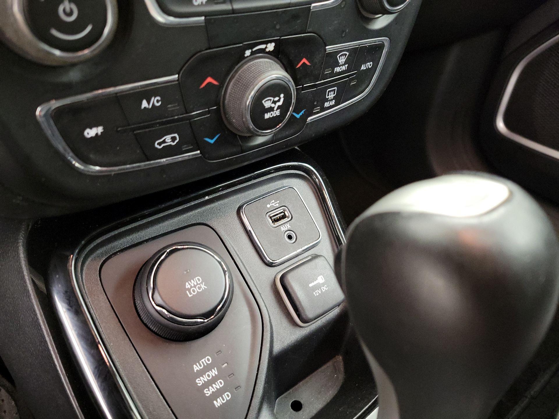 Thumbnail: 2018 Jeep Compass - 18