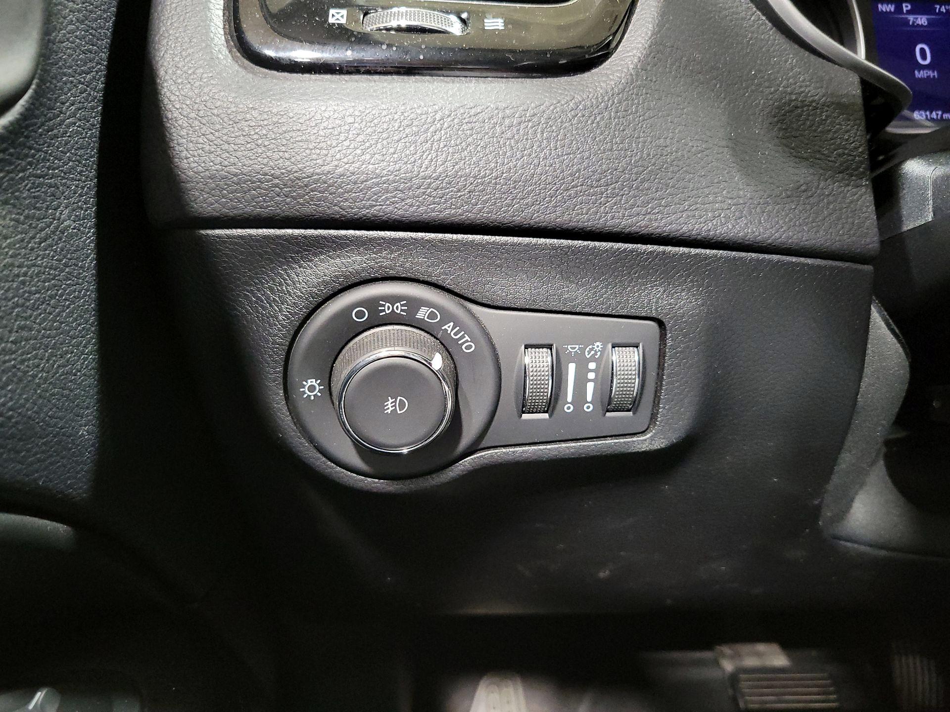 Thumbnail: 2021 Jeep Compass - 13