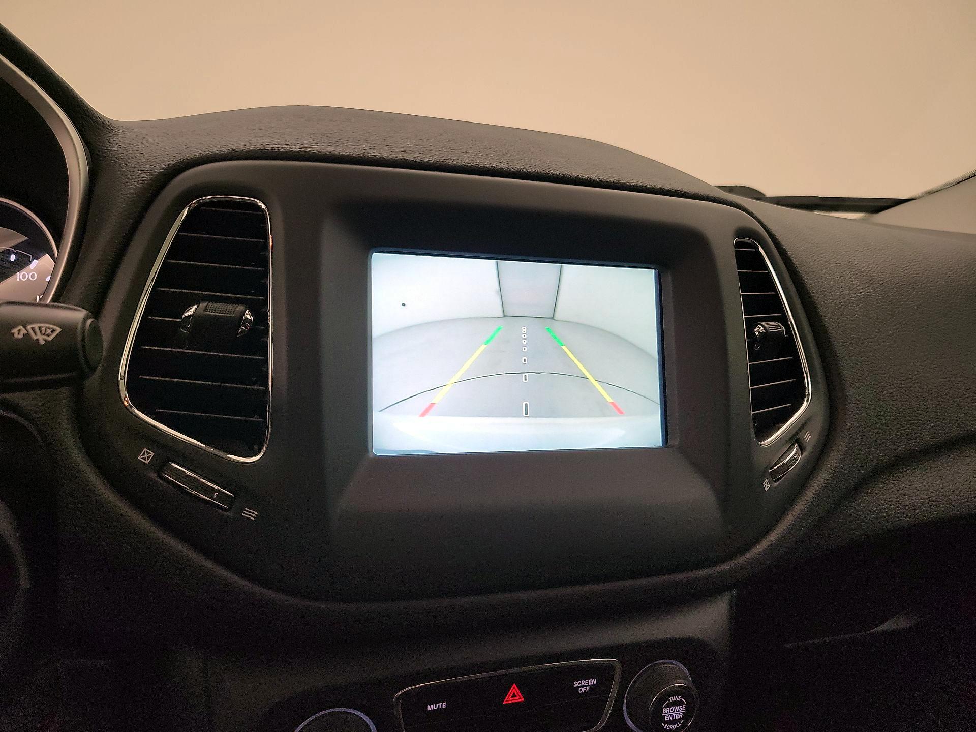 Thumbnail: 2021 Jeep Compass - 14