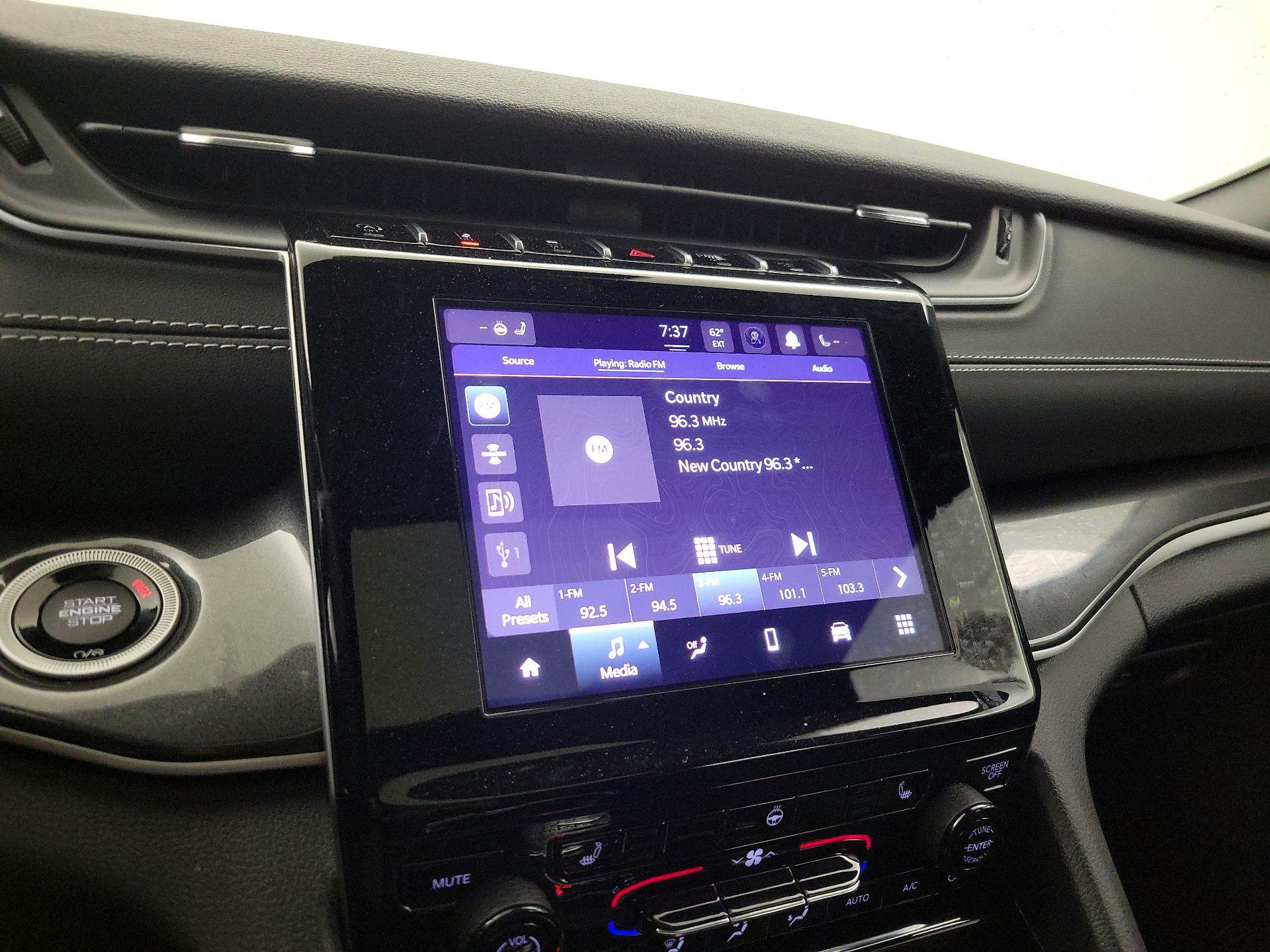 Thumbnail: 2023 Jeep Grand Cherokee - 15