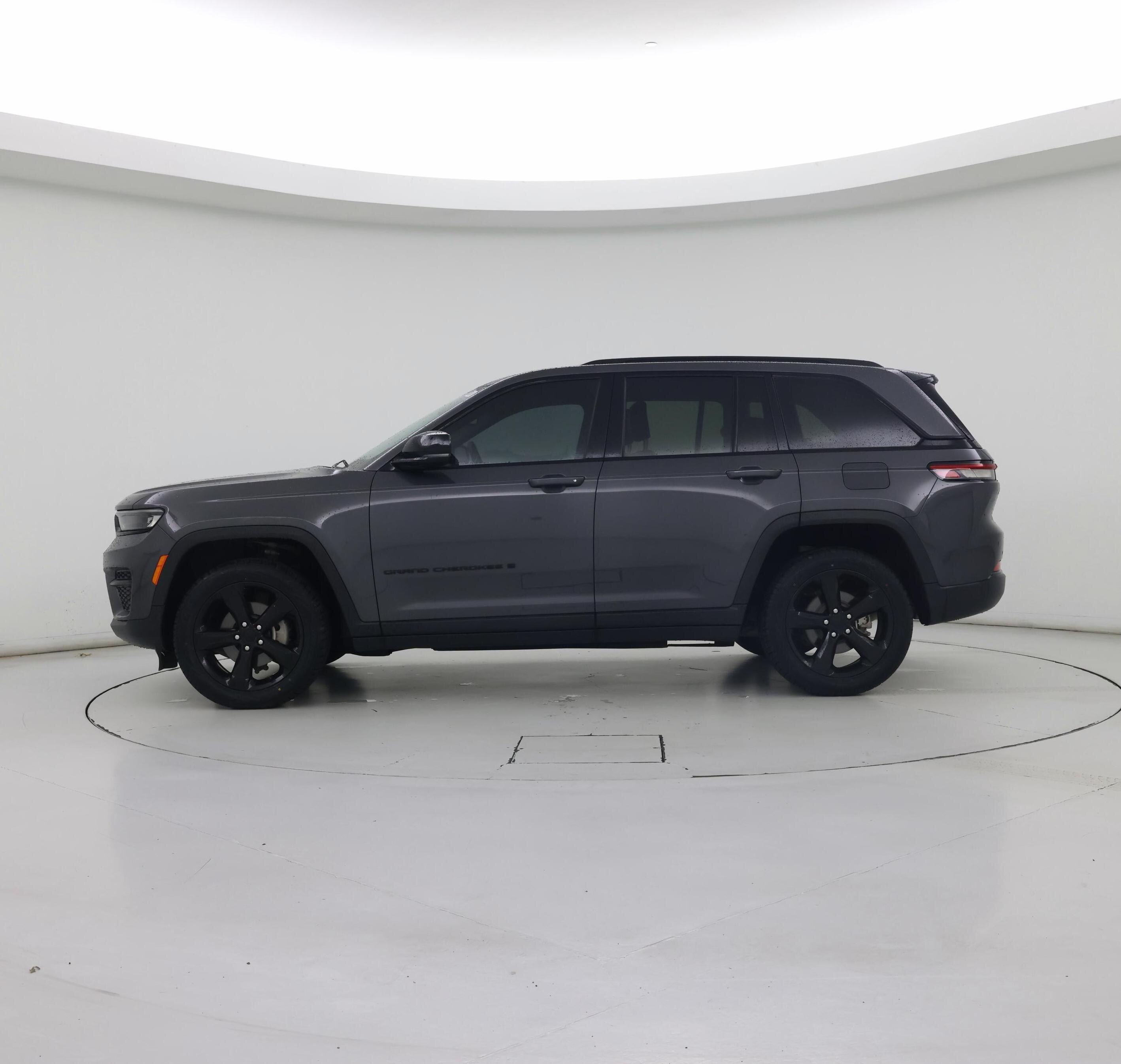 Thumbnail: 2023 Jeep Grand Cherokee - 3