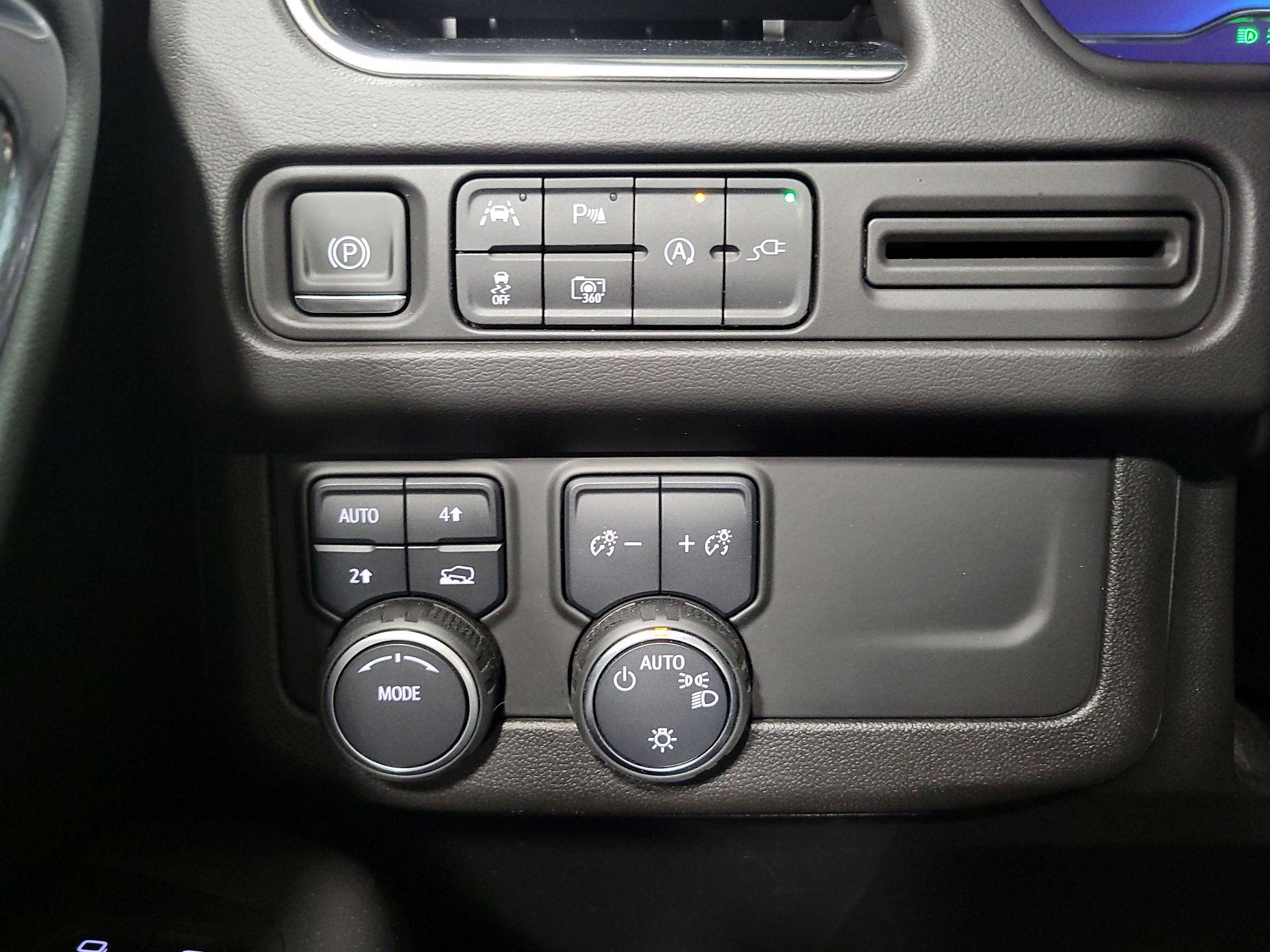 Thumbnail: 2022 Chevrolet Suburban - 13