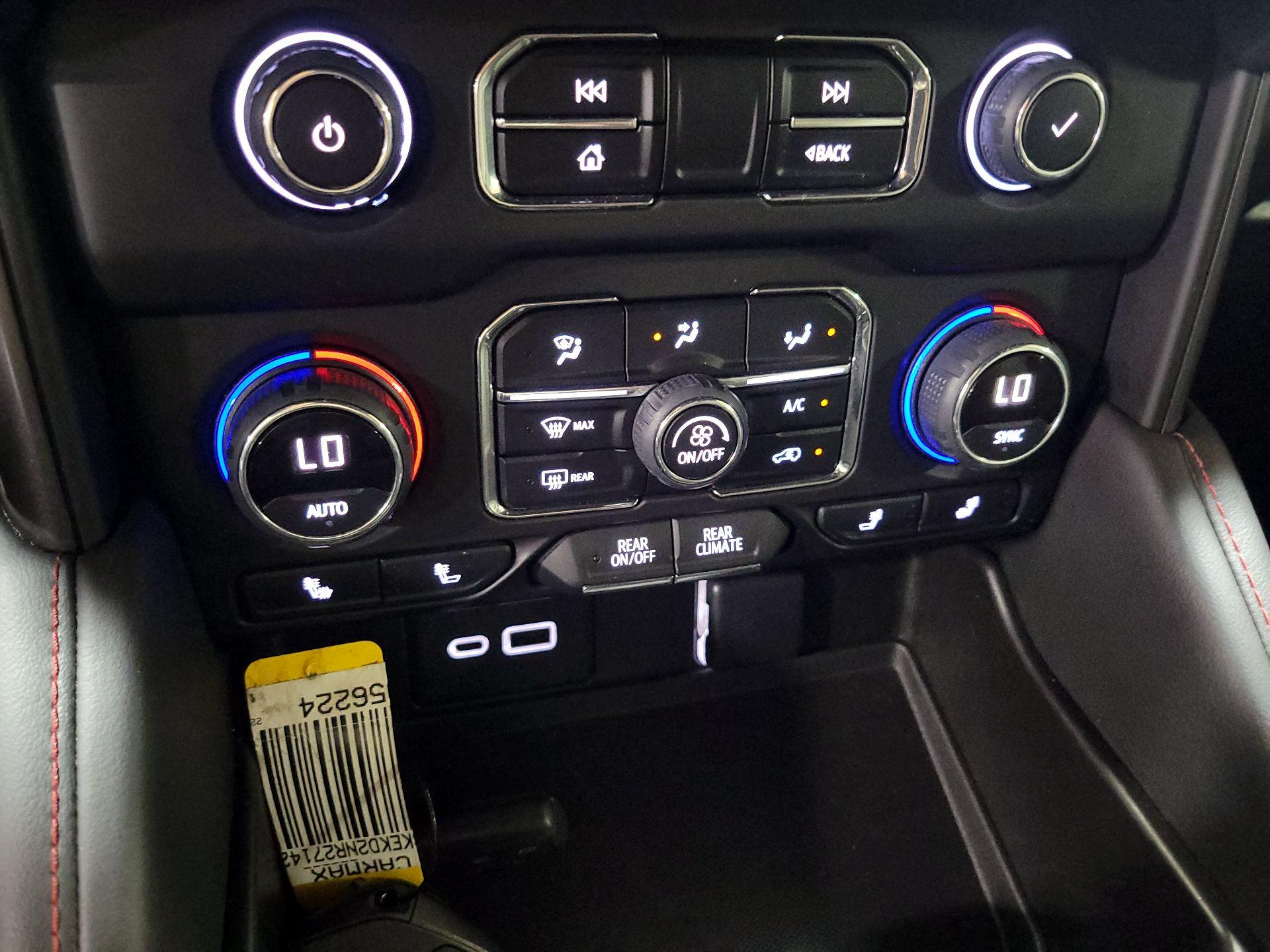 Thumbnail: 2022 Chevrolet Suburban - 17