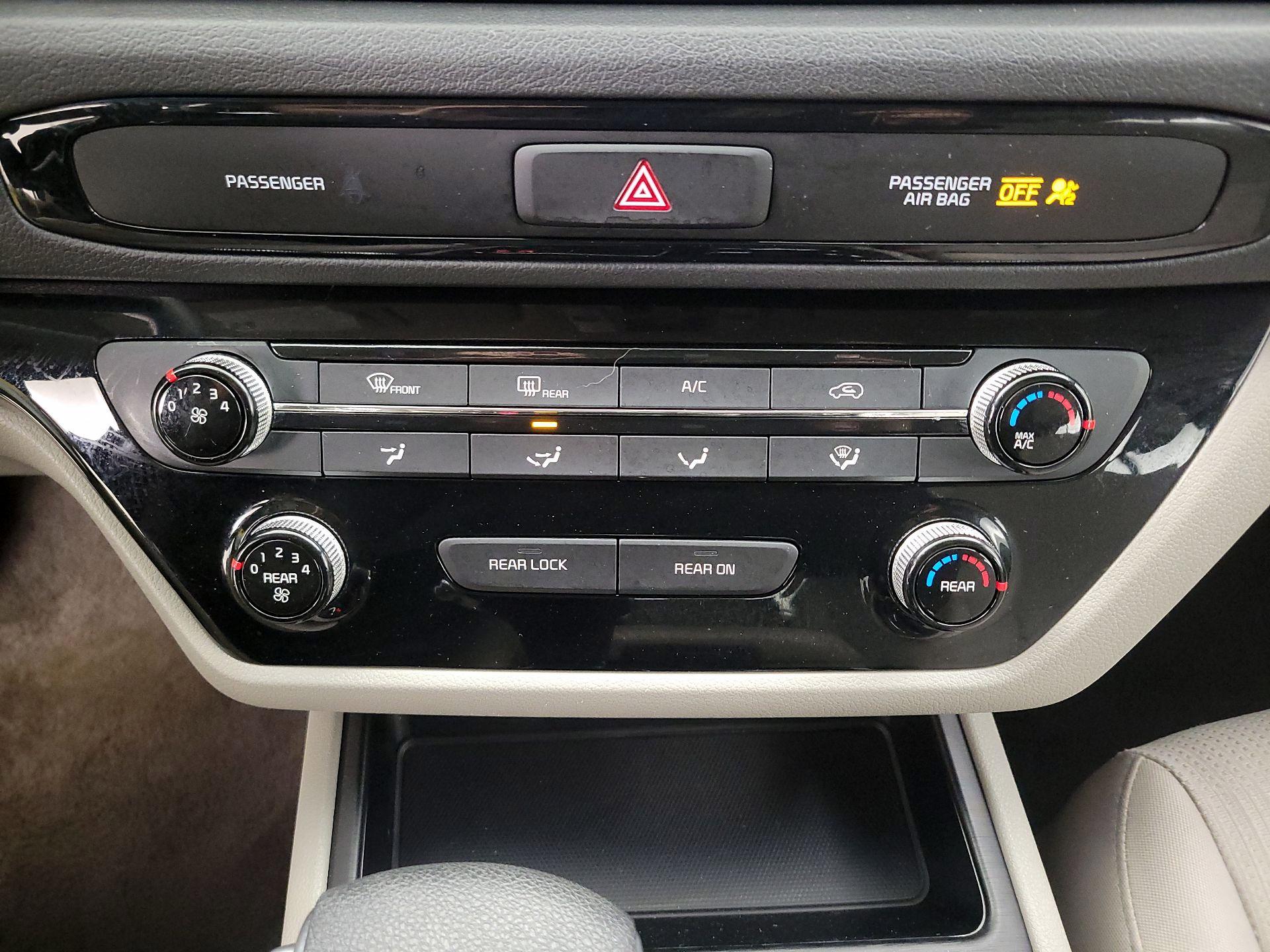 Thumbnail: 2021 Kia Sedona - 16