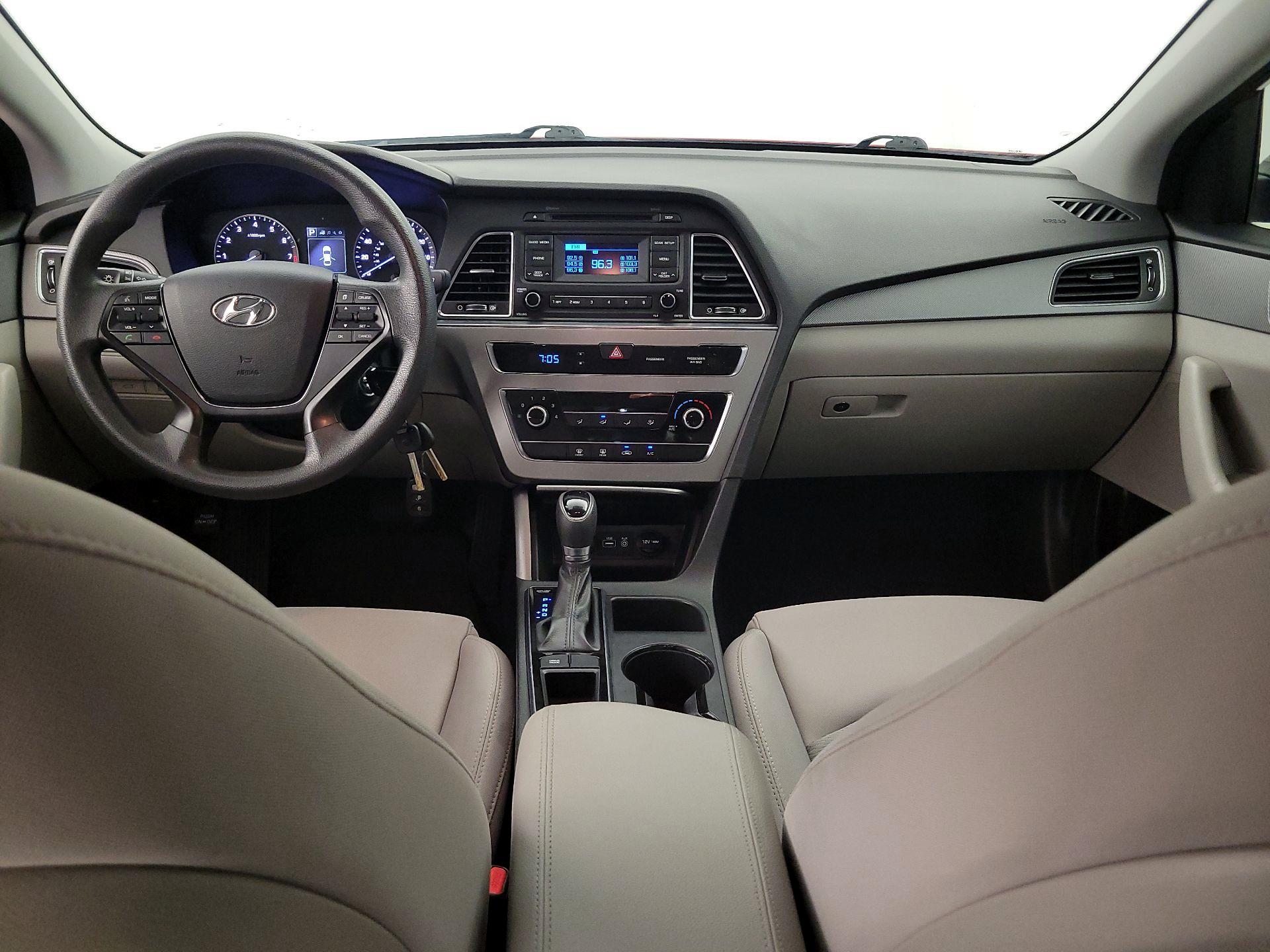 Thumbnail: 2015 Hyundai Sonata - 9