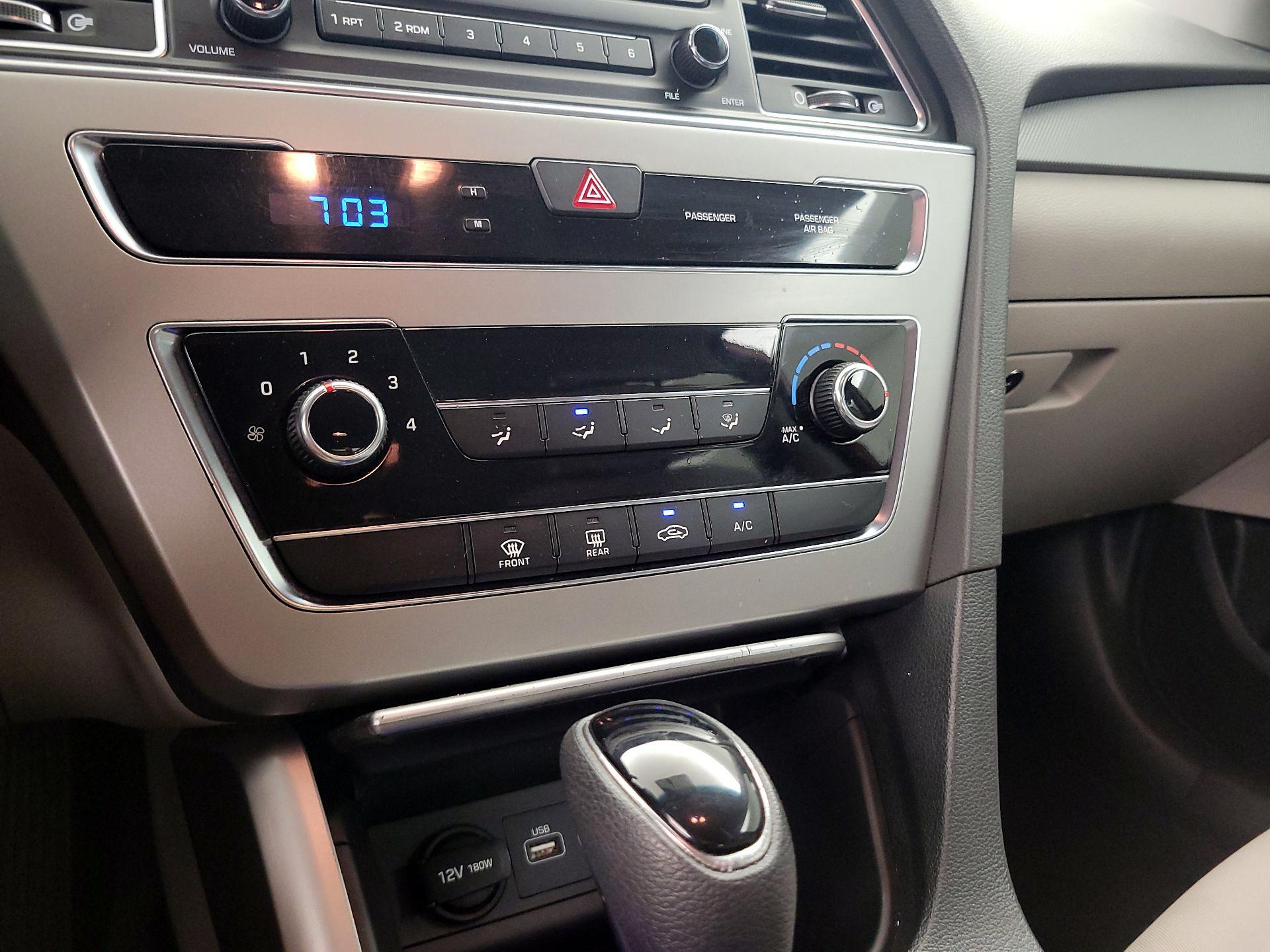 Thumbnail: 2015 Hyundai Sonata - 15