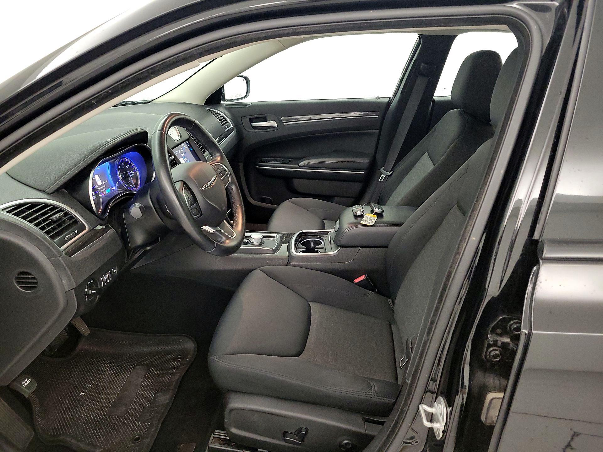 Thumbnail: 2020 Chrysler 300 - 11