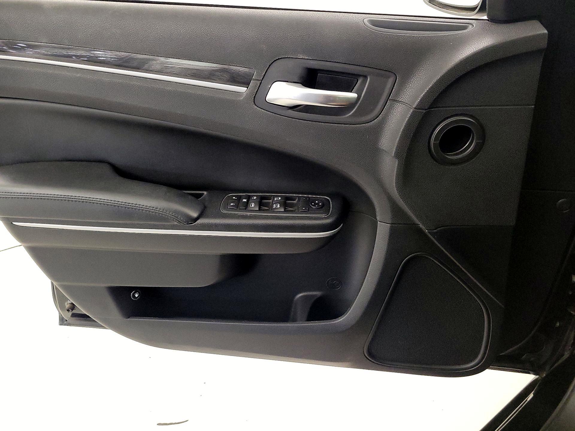 Thumbnail: 2020 Chrysler 300 - 12