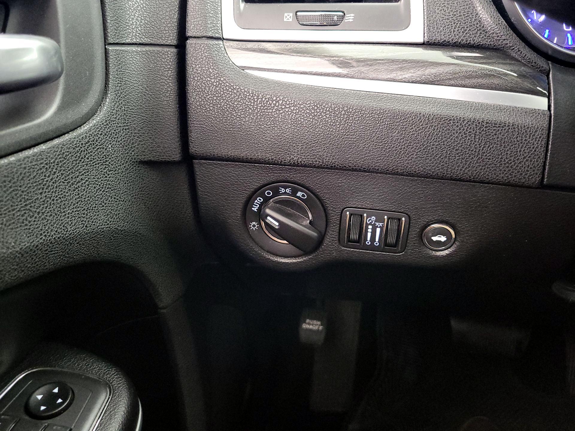 Thumbnail: 2020 Chrysler 300 - 13